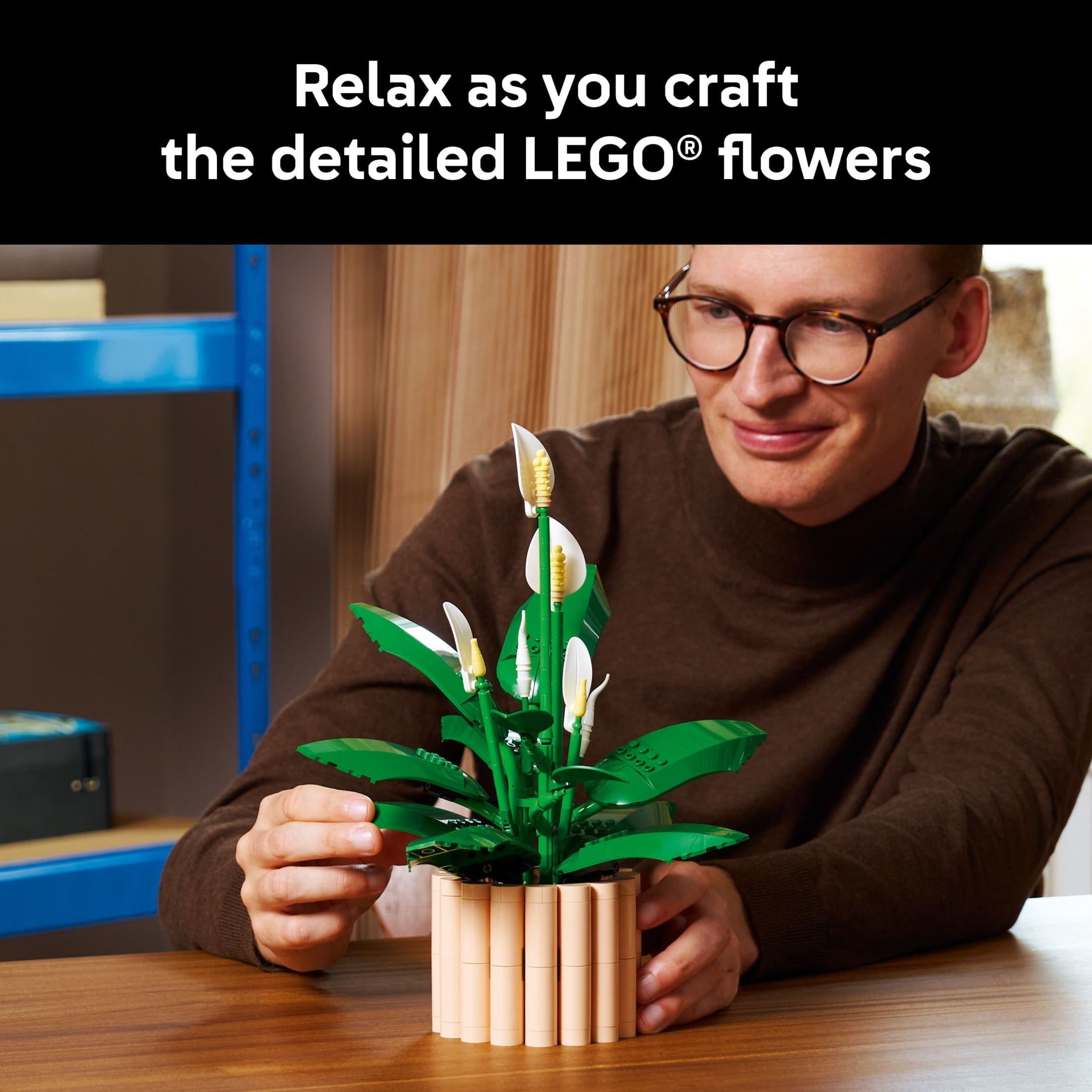 LEGO Botanicals Peace Lily Flower Building Set, Artificial Floral Decor for Home and Office (474 Pieces) 7nc4y