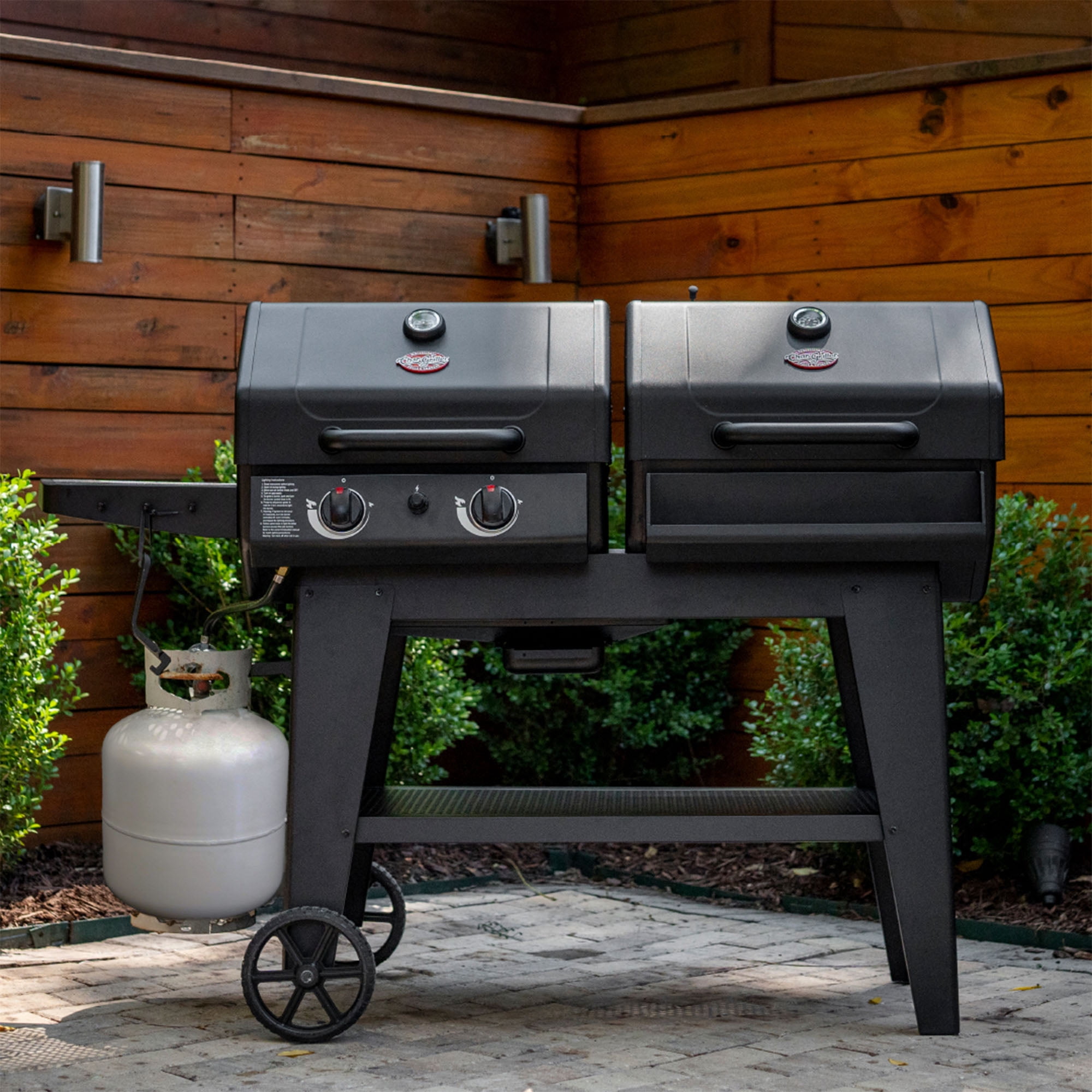 Char-Griller Flex Fuel Plus Gas and Charcoal Grill, Griddle and Smoker (Black, 1260 sq in) 2h6kx