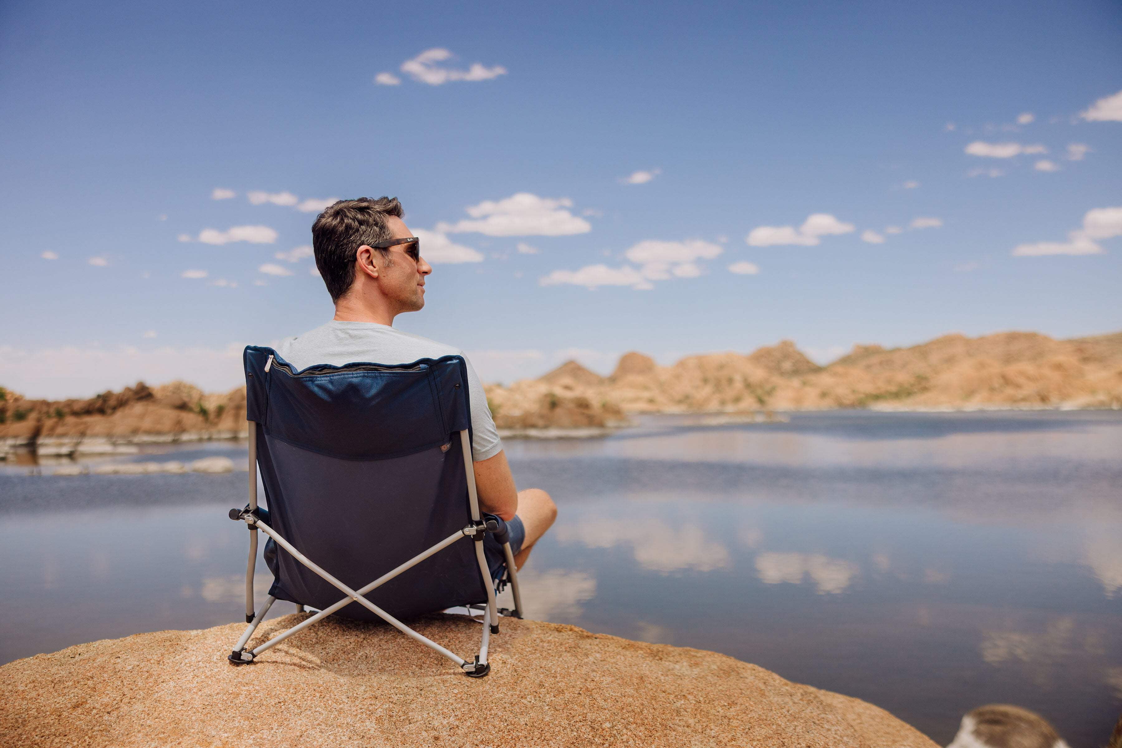 Oniva Tranquility Beach Chair, Portable Folding Low Camp Chair with Carry Bag (Blue) euttz