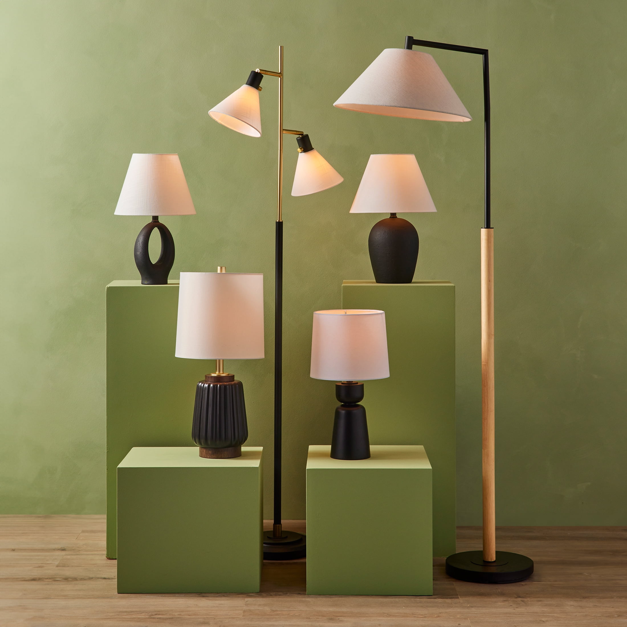 Better Homes & Gardens Ceramic Urn Table Lamp, Matte Black Finish, with White Linen Shade (18 in) ky2zm