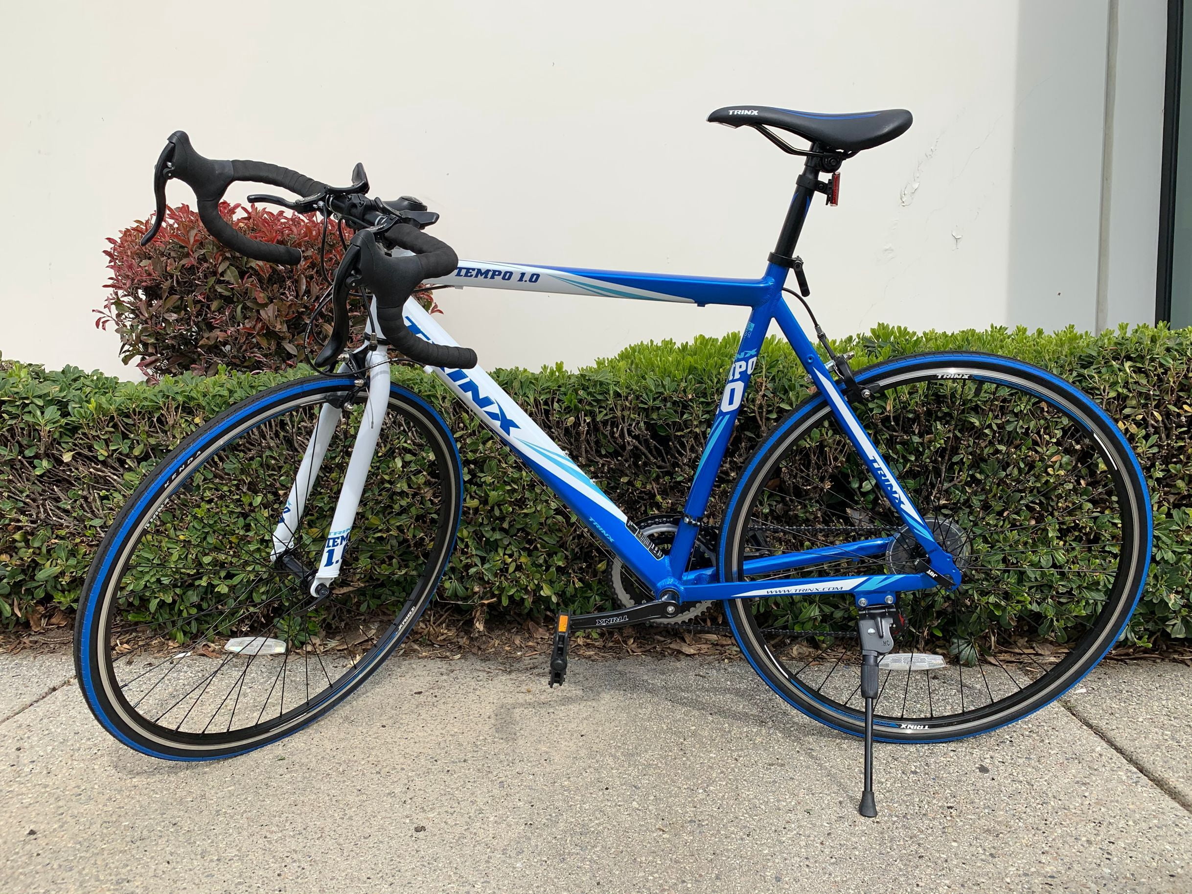 Trinx TEMPO1.0 Road Bike Shimano 21-Speed Racing Bicycle (Blue/White, 21 in) swucb