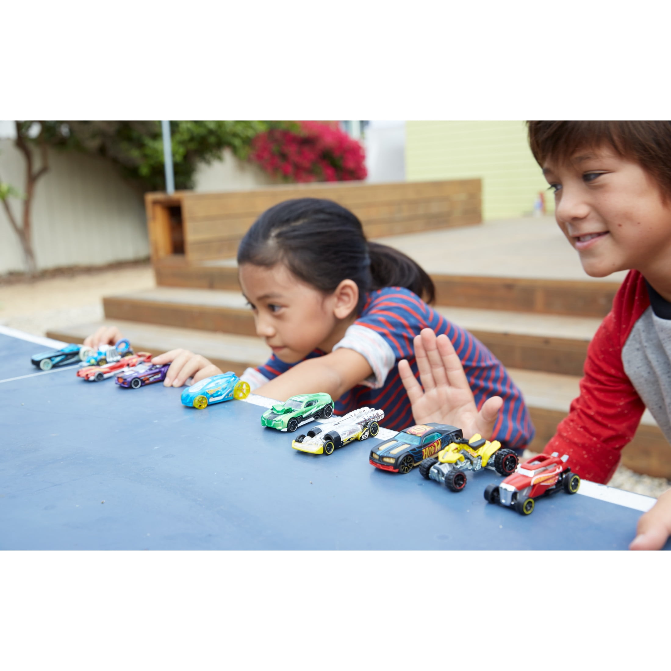 Hot Wheels Die-Cast Toy Vehicles 5-Pack (1:64 Scale, Assorted Models) 0cdbt