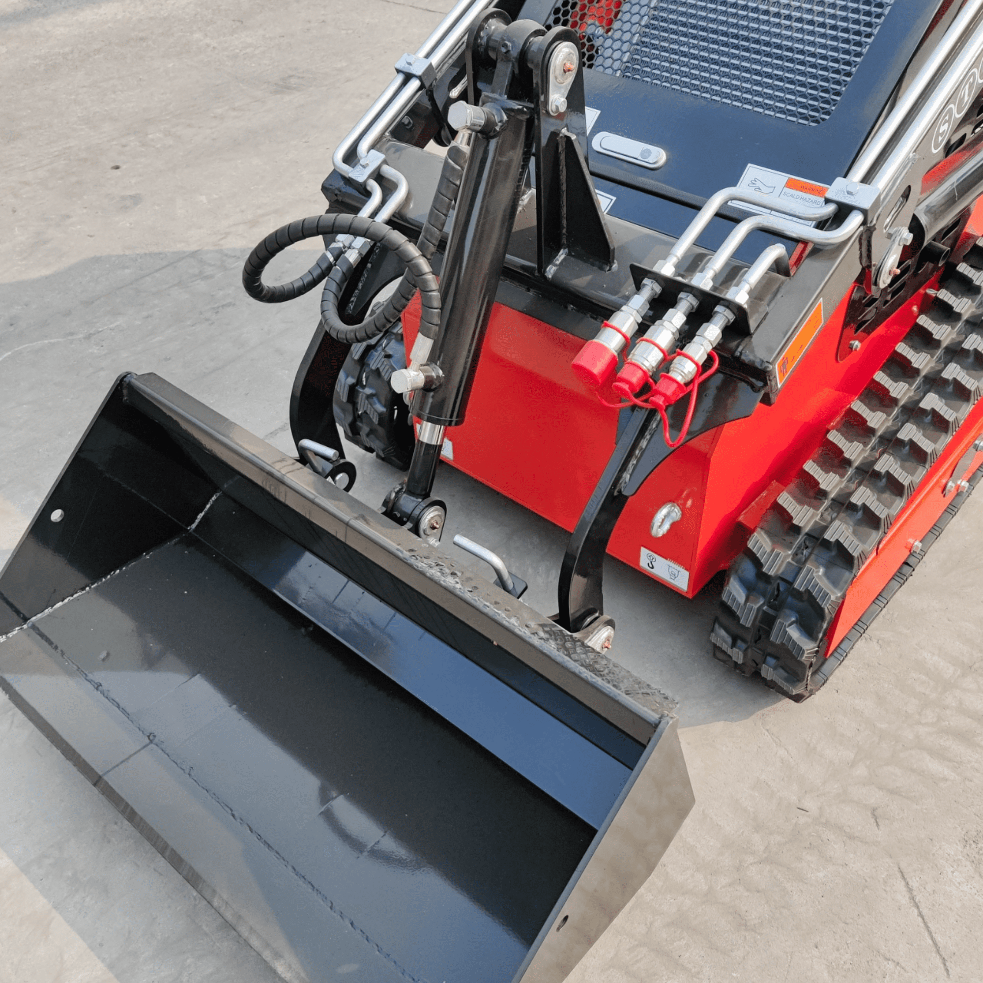 TYPHON STOMP 507 Mini Skid Steer Loader, Heavy-Duty Compact Track Loader for Landscaping and Construction (1,760 lb Capacity) kpqcx
