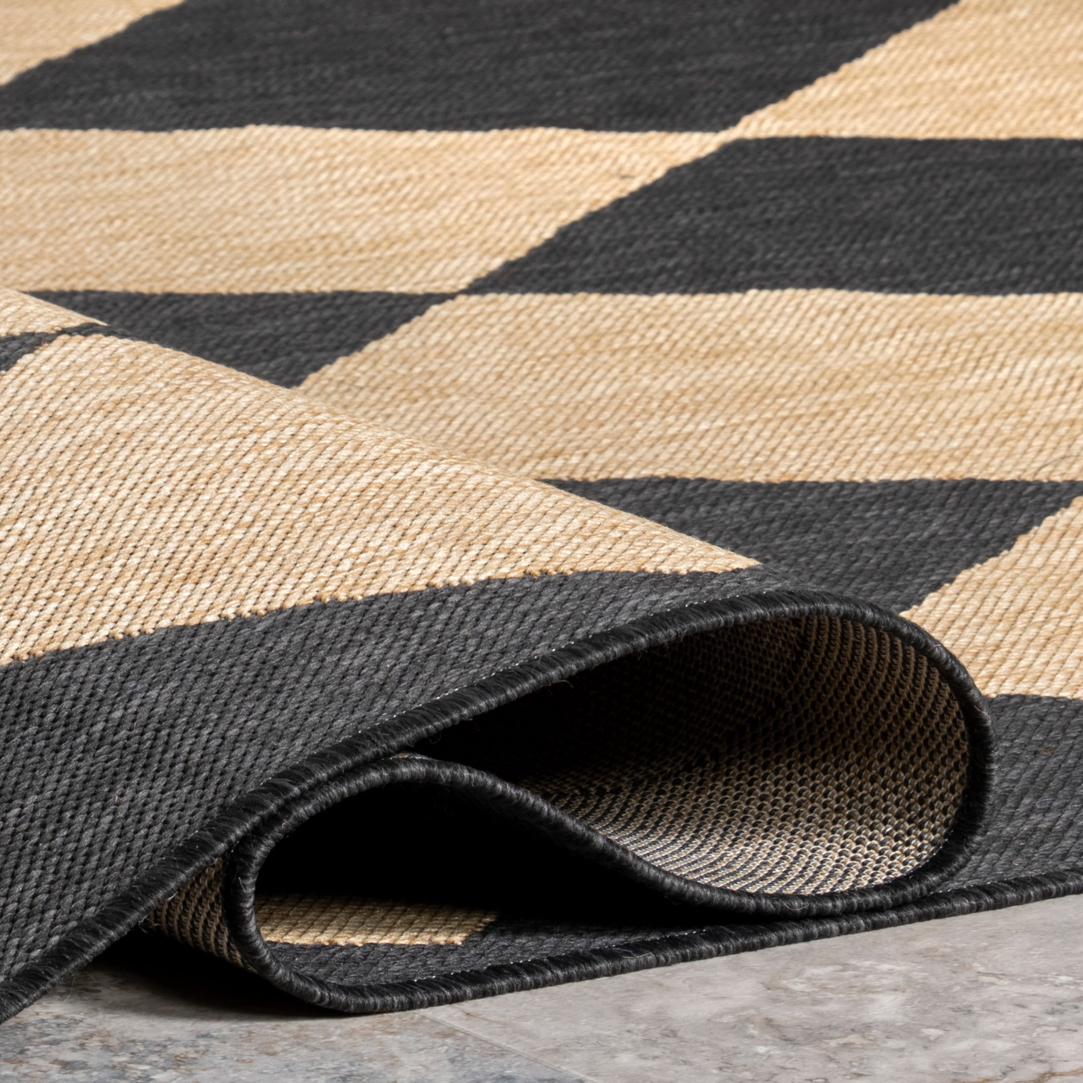 nuLOOM Sabina Diamond Trellis Indoor/Outdoor Area Rug (Dark Grey, 2 ft x 3 ft) 5sbbp