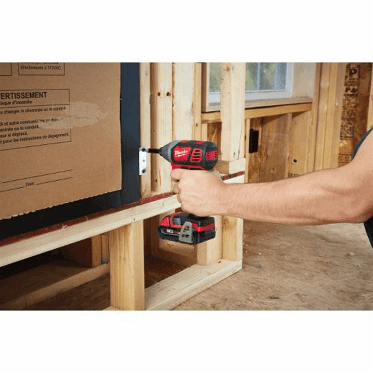 Milwaukee M18 Cordless Impact Driver Kit, High-Torque Performance, Compact Design (Black, 1.5 Ah) nep1k