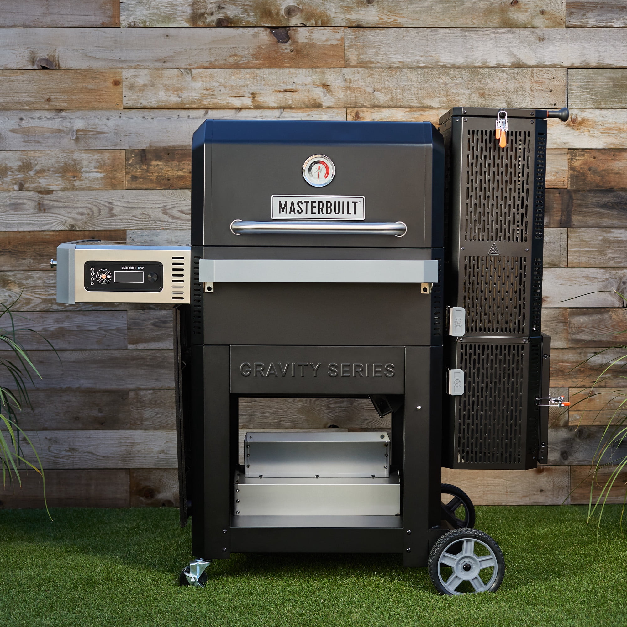 Masterbuilt Gravity Series 800 Digital Charcoal Smoker Grill with Griddle Insert (Black, 800 sq in) l4m75