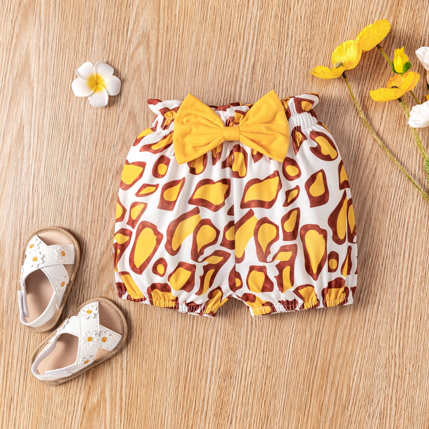 PatPat Baby Girl 3-Piece Outfit Set Giraffe Print Romper Shorts and Headband (Yellow, 0-3 Months) 78flh