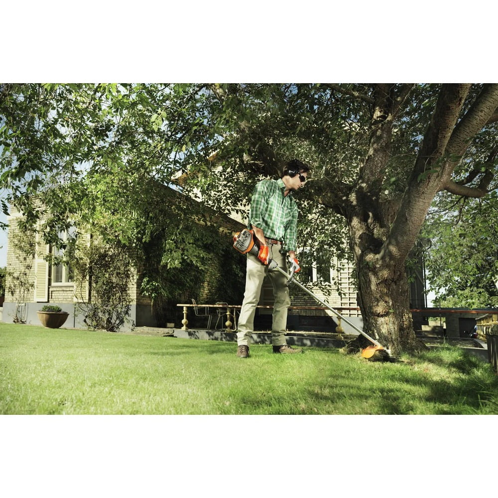 Husqvarna 122L Gas String Trimmer (17 in. Cutting Width, Straight Shaft) ovst6 - Image 3
