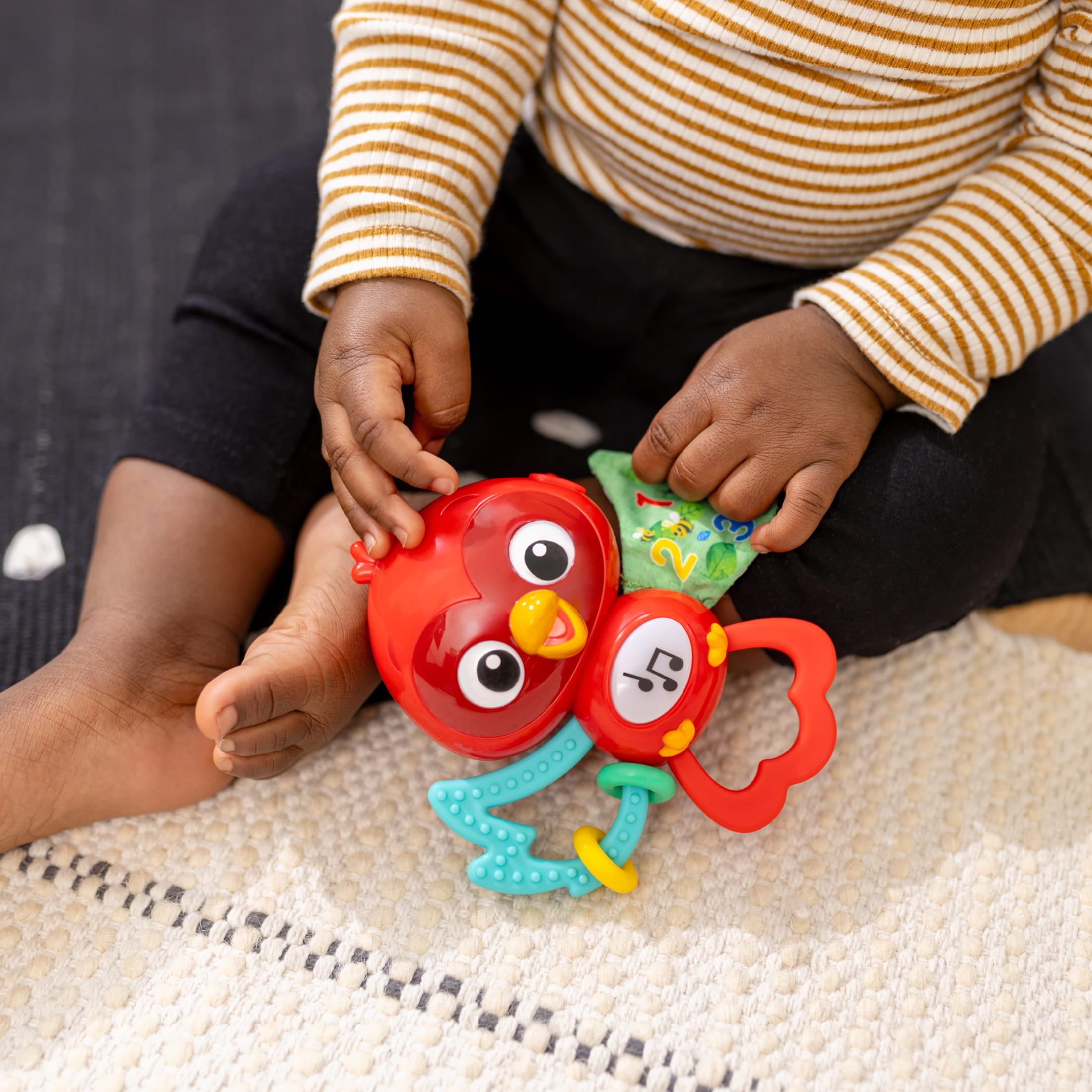 Baby Einstein Roxy’s Bright Flight Musical Toy, Multisensory Learning Activity (Red, 5.18 x 5.29 x 2.14 in) cyl9a