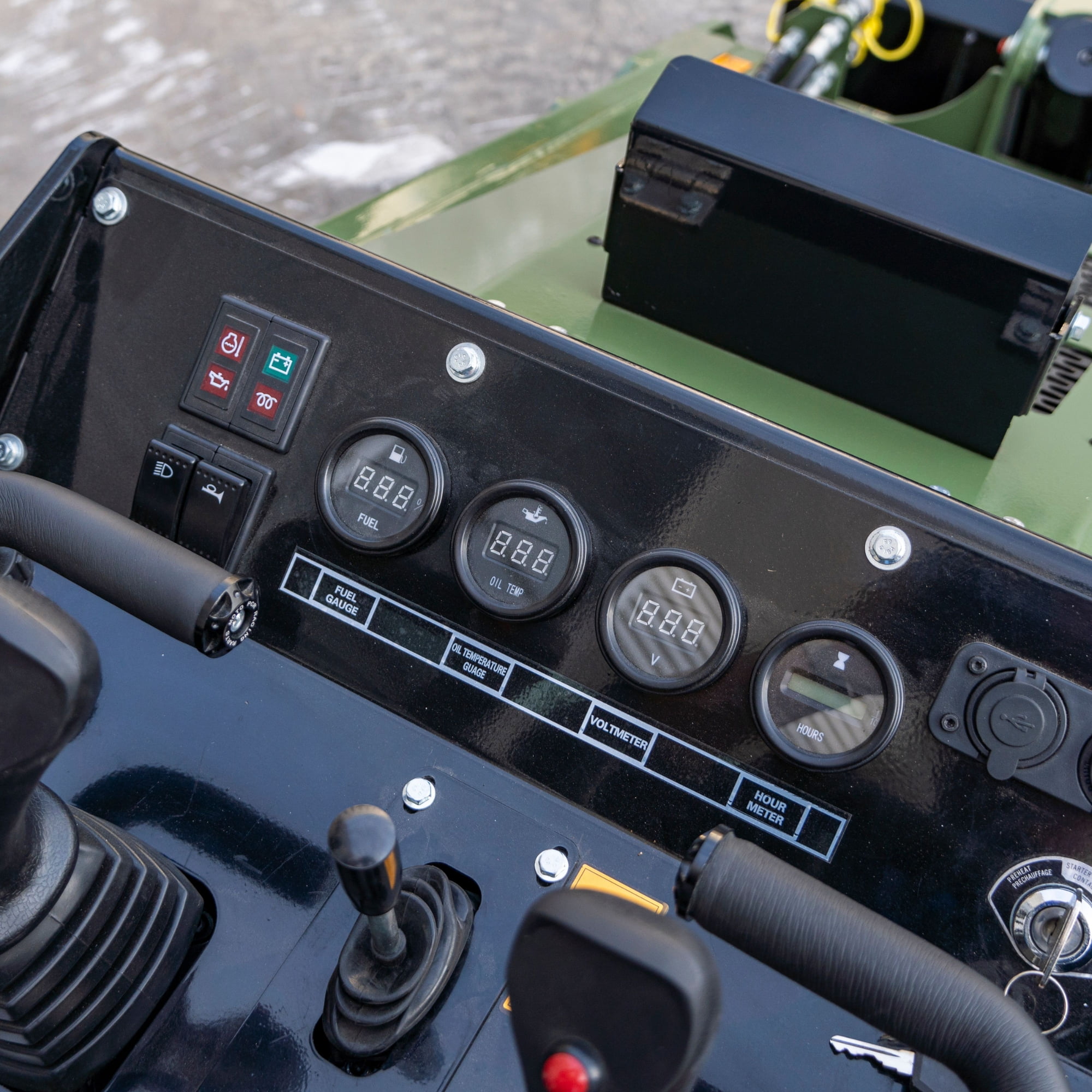 TYPHON STOMP V1000 Diesel Skid Steer Loader (Green, 1.5 Ton) znrn3