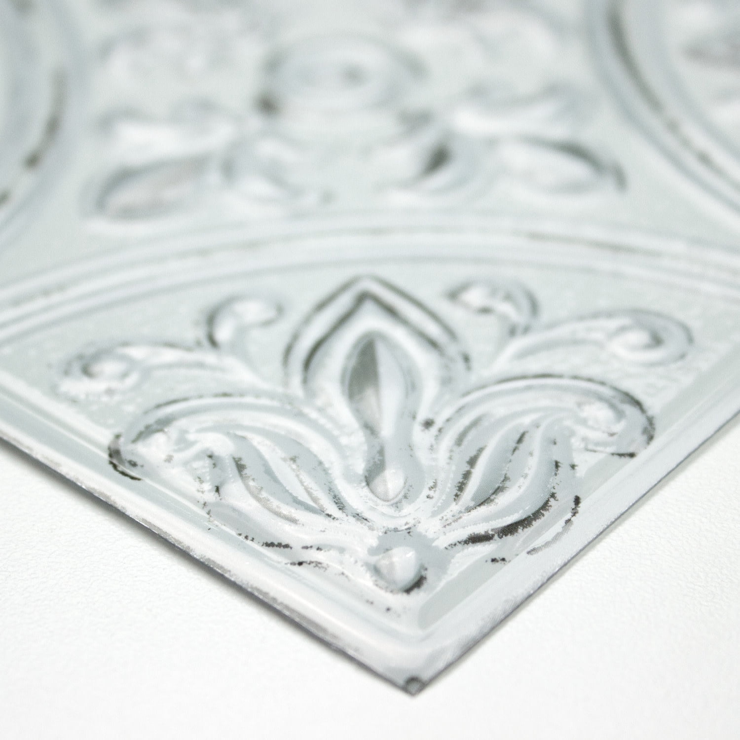 RoomMates Tin Peel & Stick Backsplash Tiles (White, 4 Pack, 10.5 in x 10.5 in) thvgw