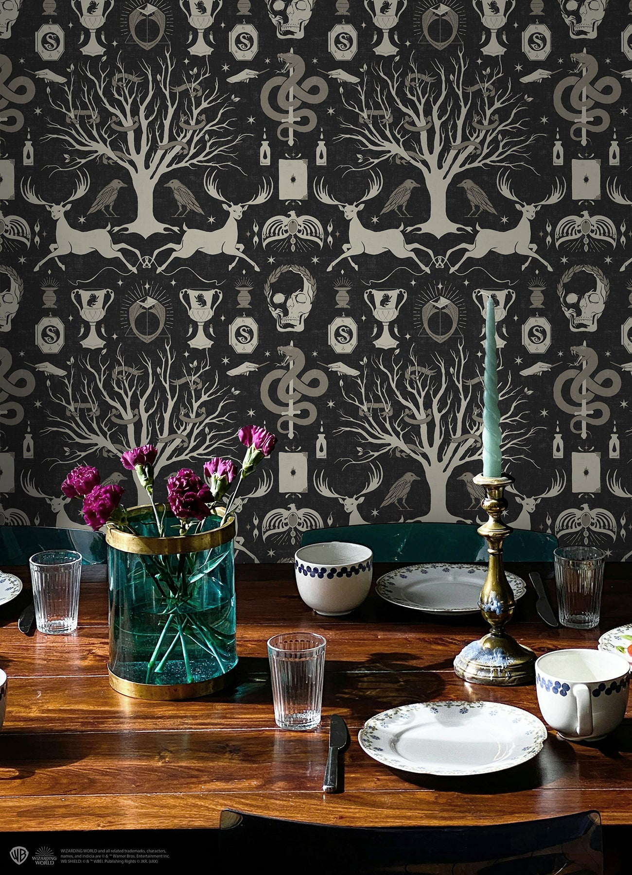 RoomMates Harry Potter Horcrux Peel and Stick Wallpaper (Black, 20.5 in x 18 ft) o1a5y