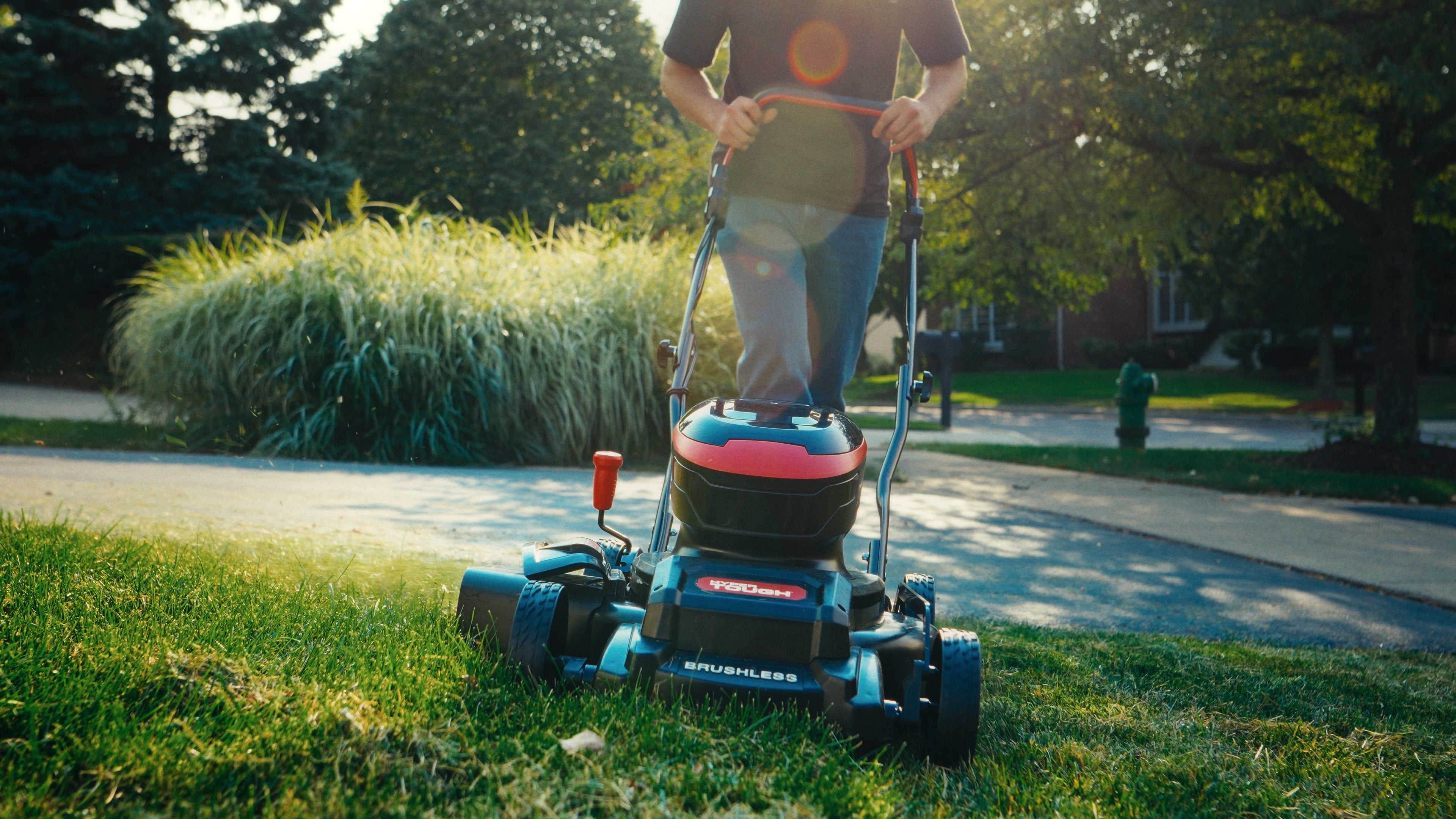 Hyper Tough 40V Max 18-inch Brushless Cordless Lawn Mower with Mulching Function (2 Batteries and 2 Chargers Included) 9aw77
