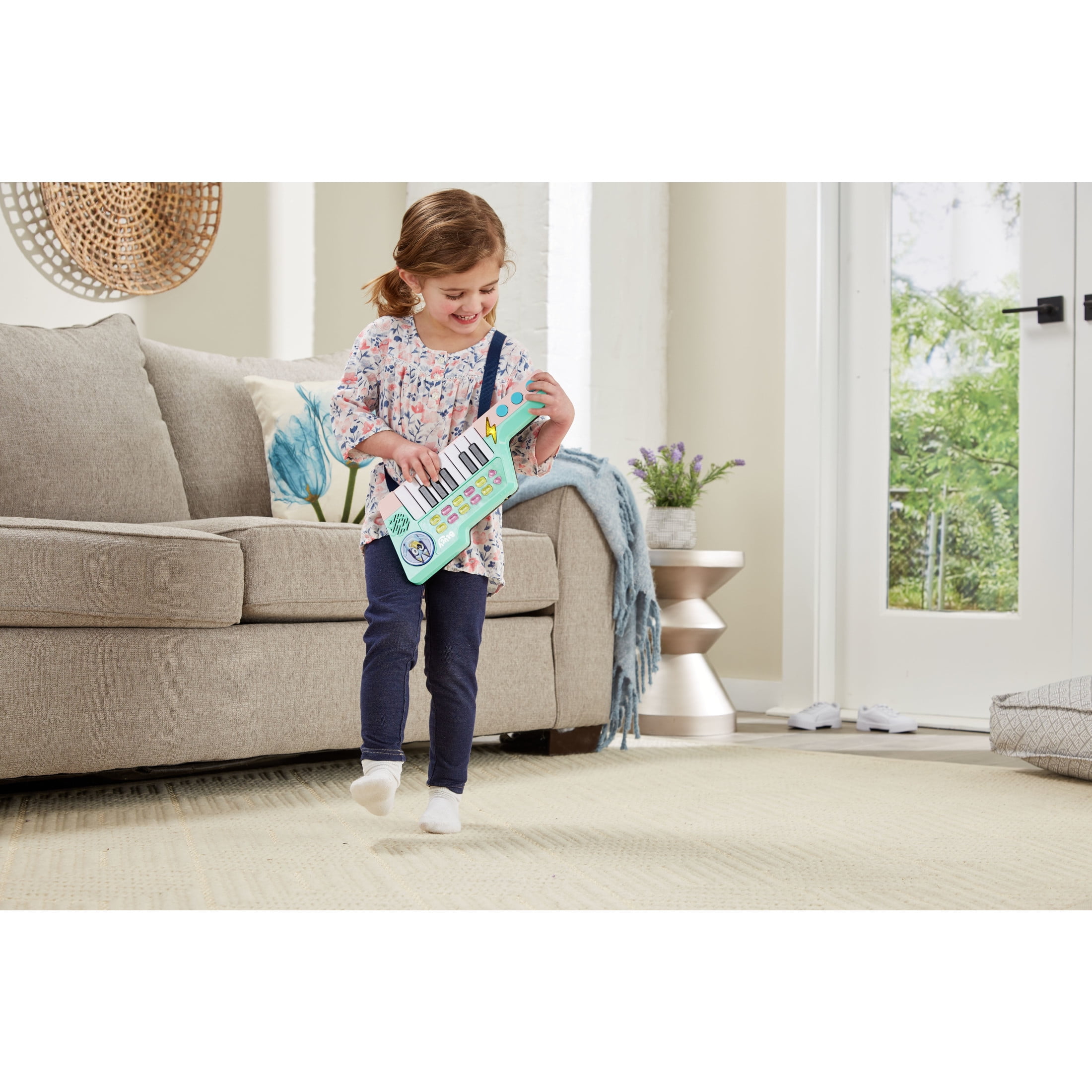Bluey VTech Musical Keytar Toy with Strap and Sound Effects (13 in) zc05q