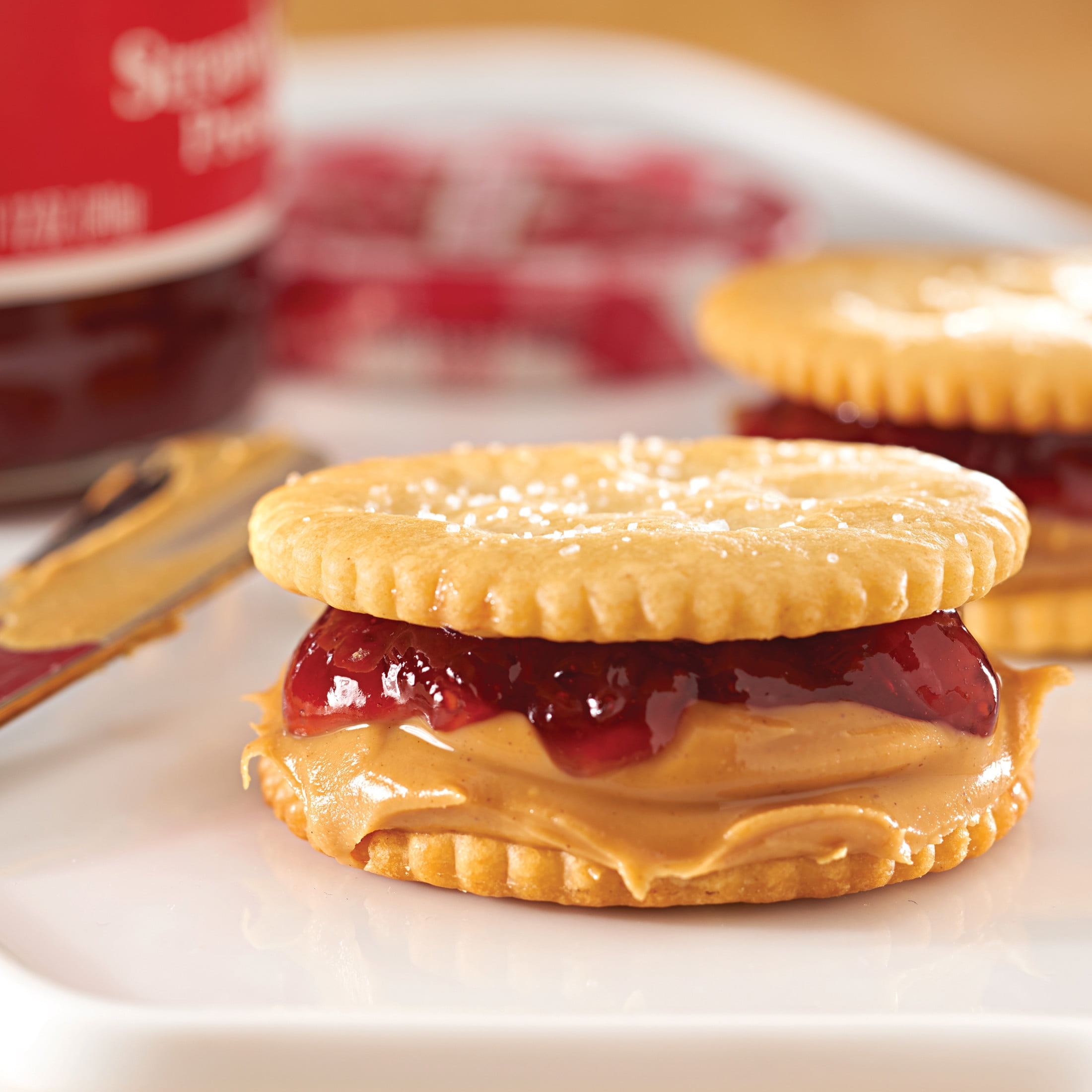 RITZ Original Crackers, Flaky and Buttery Snack Crackers for Appetizers and Quick Meals (13.7 oz) b28af