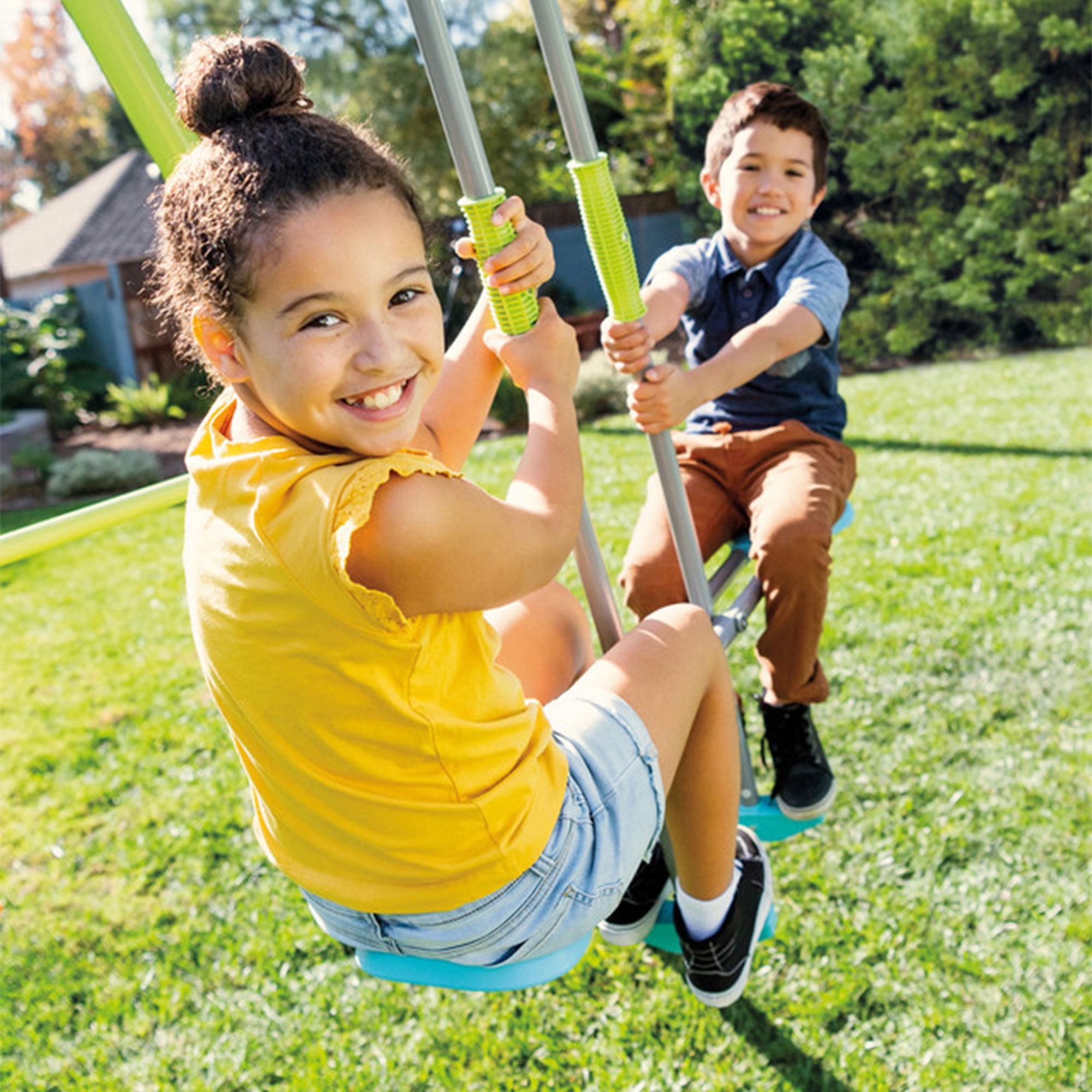 Intex Playground Swing Set with Trapeze Bar and Glider (Multicolor, 135 x 83 x 100 in) uuzt2