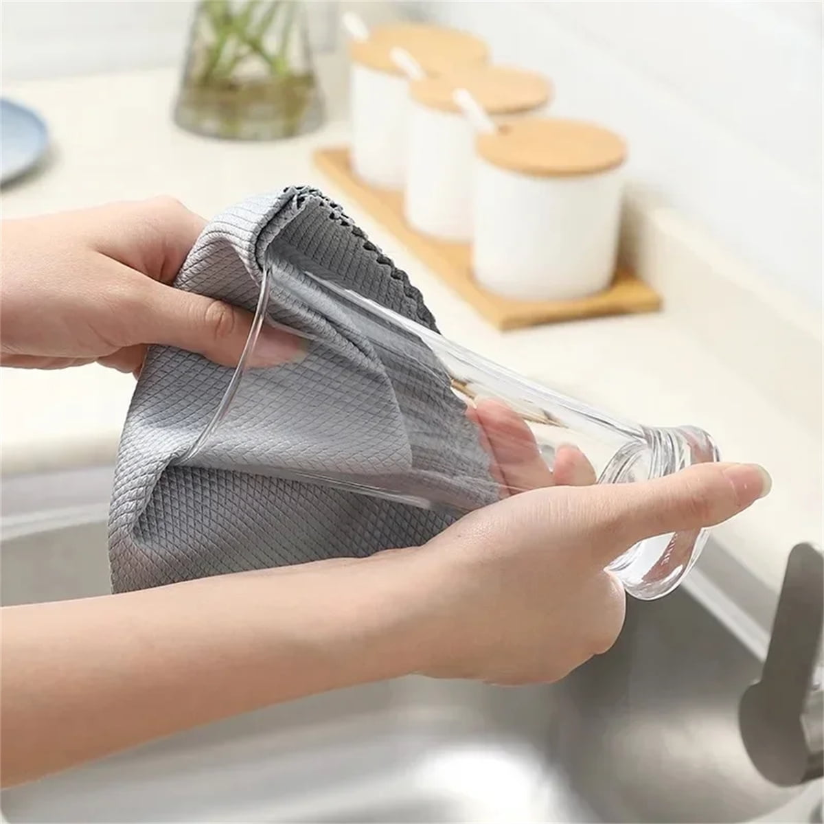 TRIANI Microfiber Glass Cleaning Cloths, Streak-Free Detailing for Windows, Mirrors, and Car Windshields (Blue, 10 Pack, 12 in x 16 in) 7883t