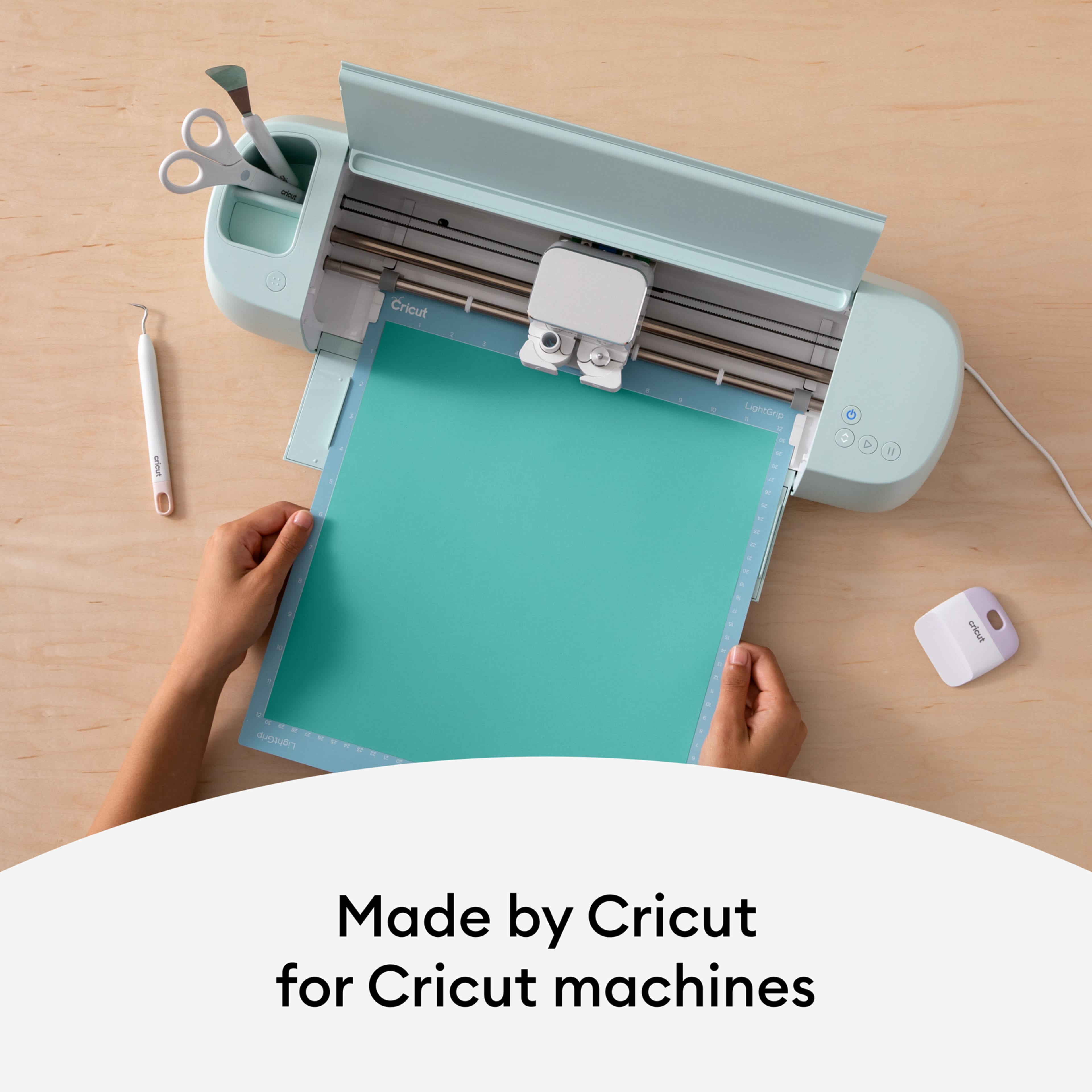 Cricut Premium Permanent Vinyl for DIY Crafting Projects (Light Blue, 12 in x 48 in) 44xuw