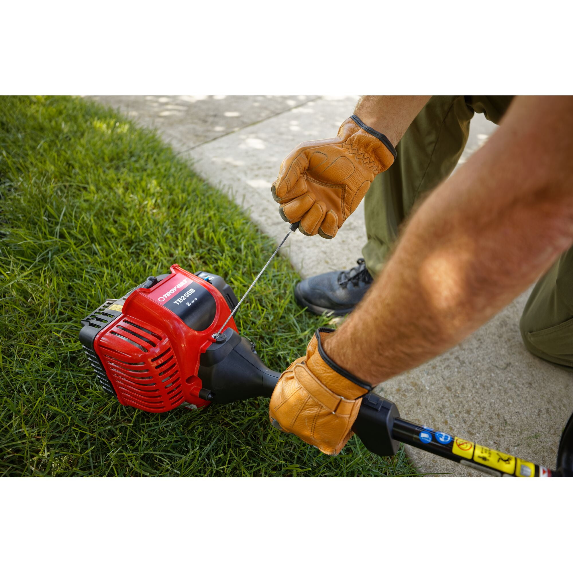 Troy-Bilt 25cc Gas Straight Shaft String Trimmer (16 in Cutting Swath, TB25SB) jqydh