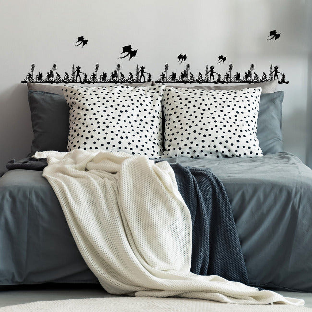 RoomMates Stranger Things Forest Scene Peel And Stick Wall Decals (Black, 7 Piece Set) ovhnz