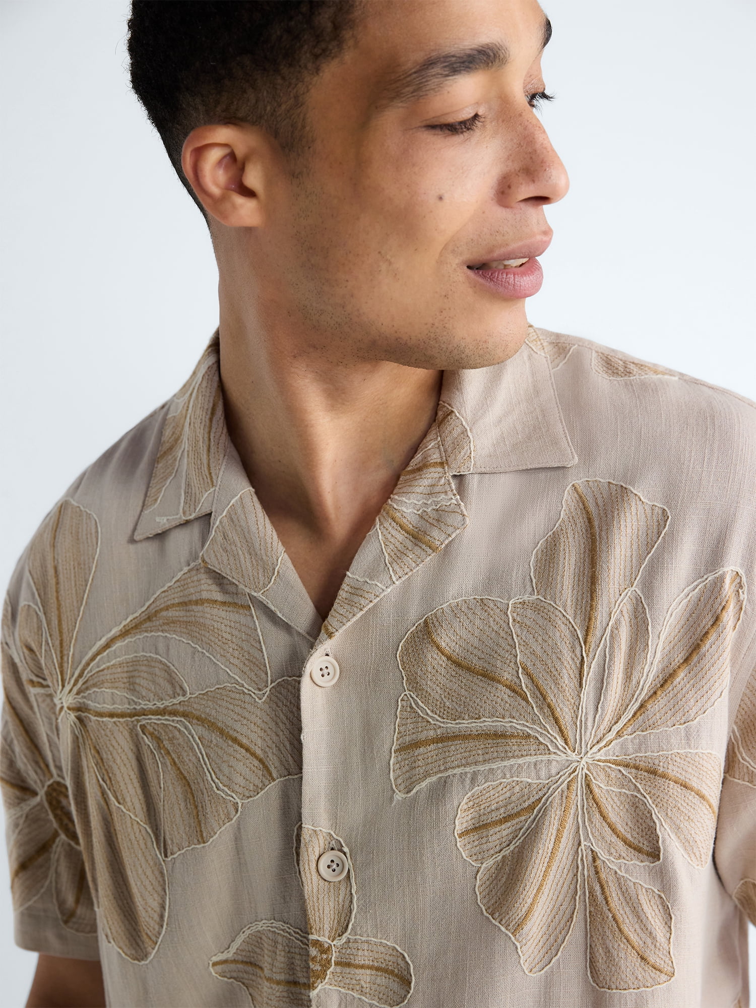 Free Assembly Men's Embroidered Linen Blend Camp Shirt Short Sleeve Button-Up (White, XS) raaxc