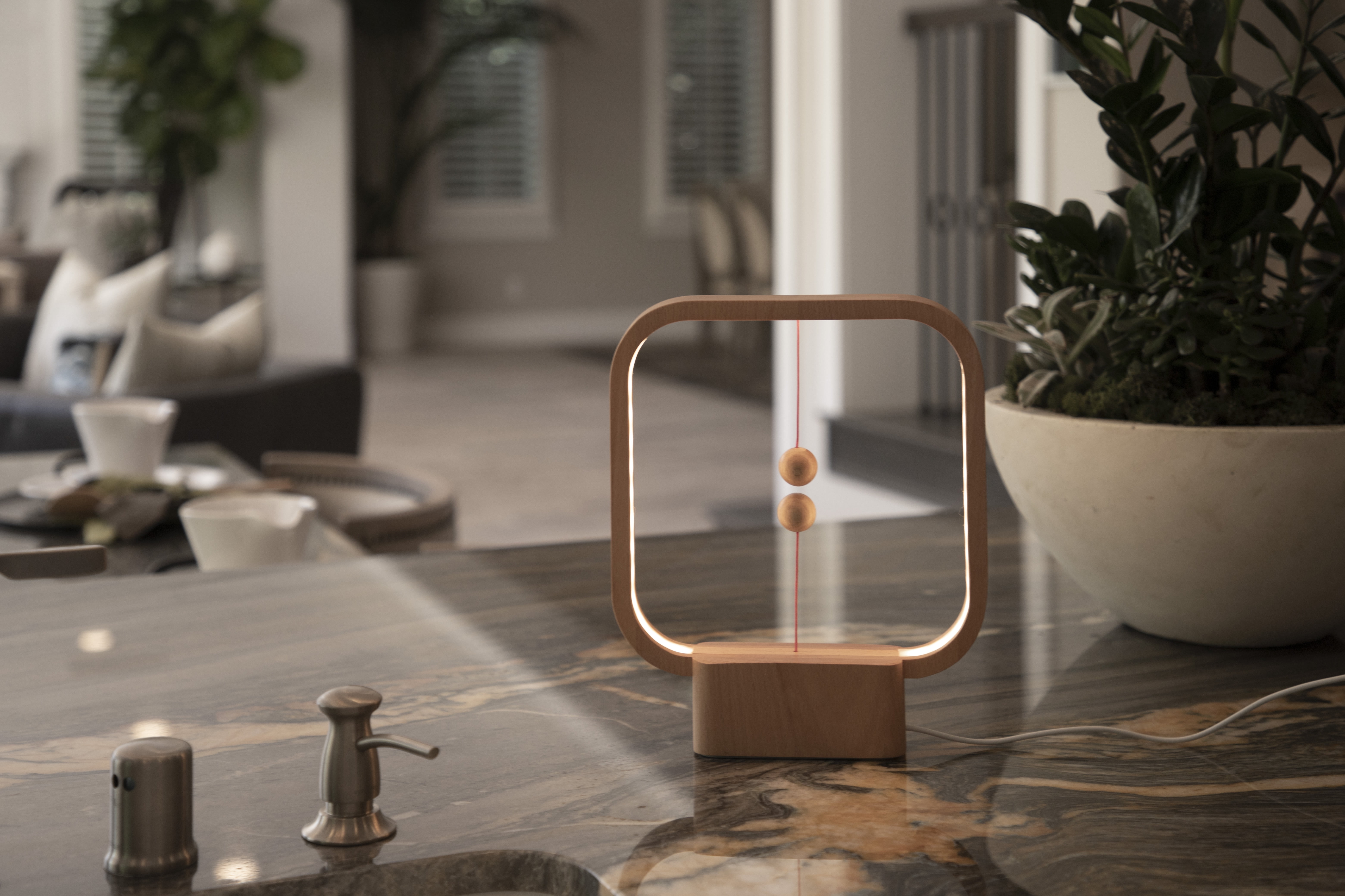 DesignNest Heng Balance Desk Lamp Square (Light Wood, 15.75 in) 2bp1o
