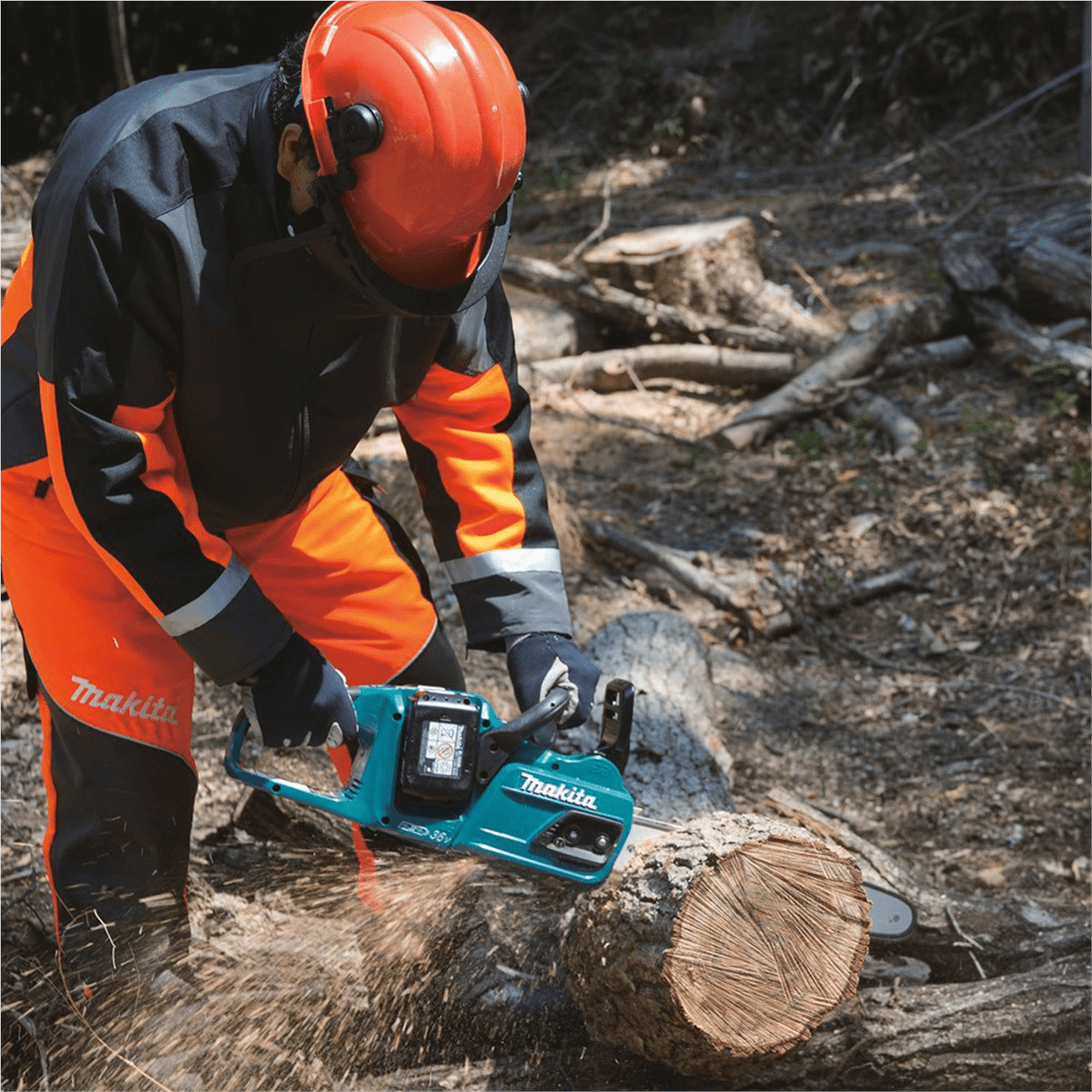 Makita 36V LXT Brushless 14 in Cordless Chain Saw Kit (Black, 5.0Ah) gop3f