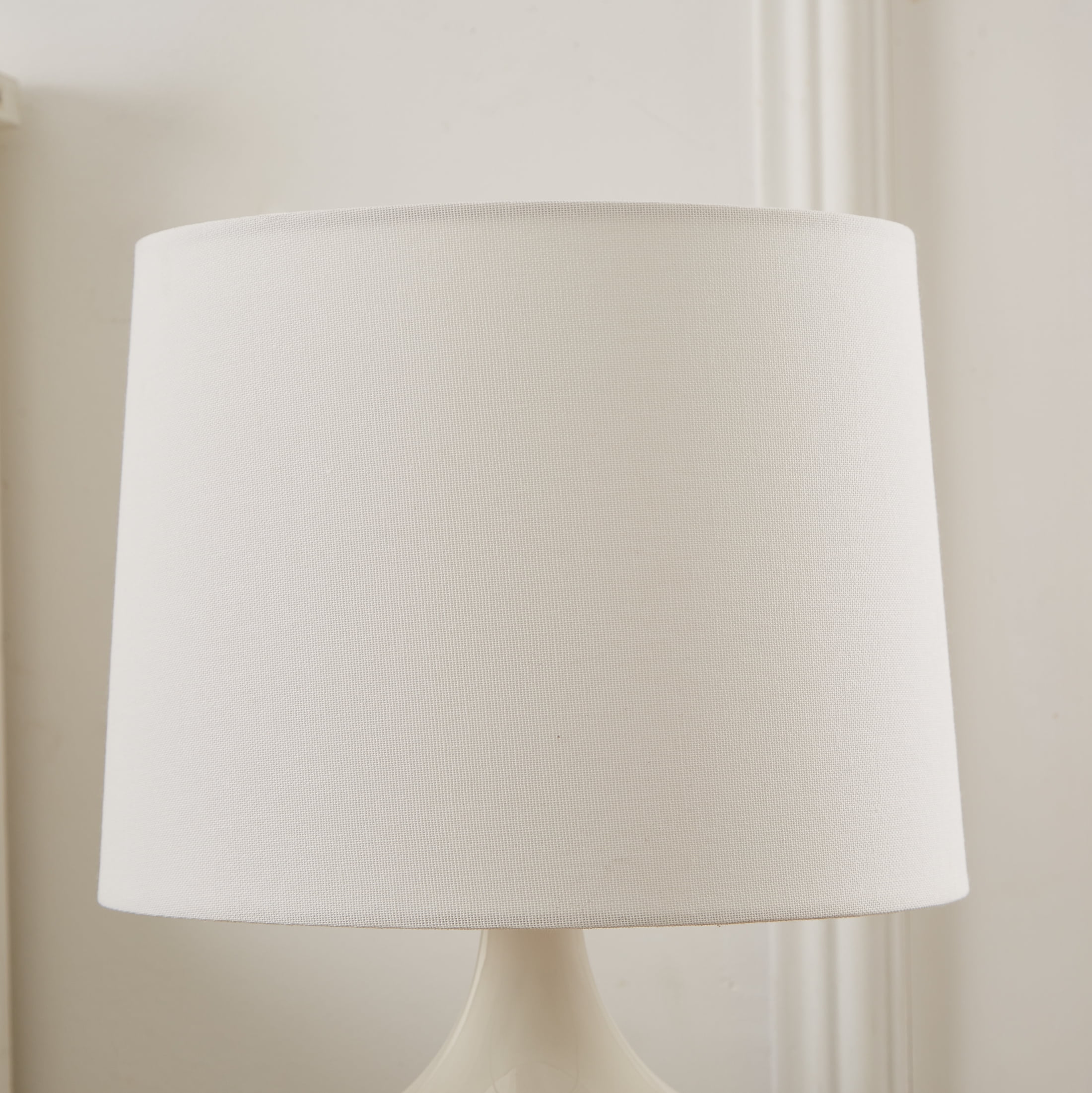 Better Homes & Gardens Reactive Glaze Ceramic Table Lamp with White Fabric Shade (17 in Height) lkw9c