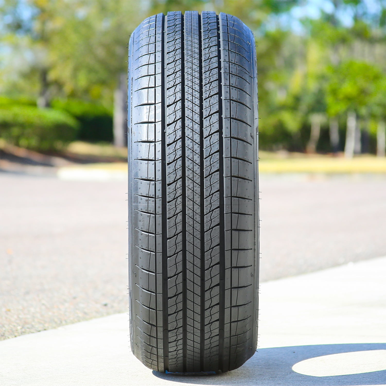 Goodyear Assurance MaxGuard SUV All Season Tire (235/65R17) o1osa