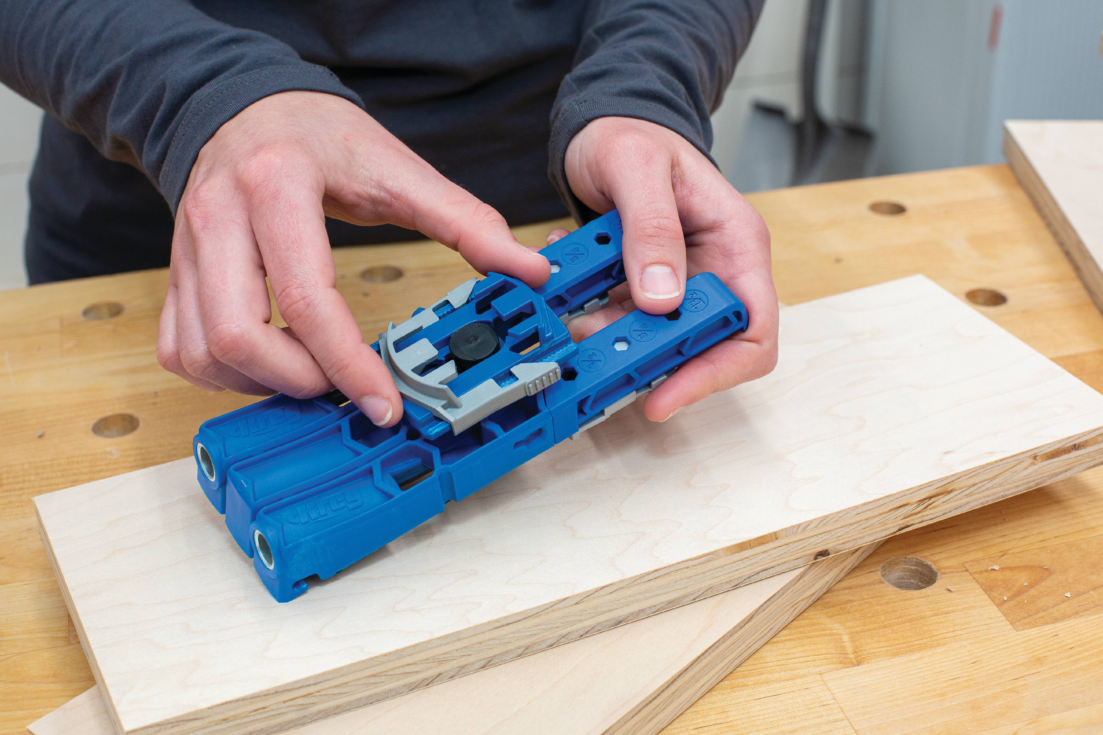 Kreg Pocket Hole Jig 320 Portable Woodworking Joinery System (Adjustable Spacing, 1 Piece) pd94s