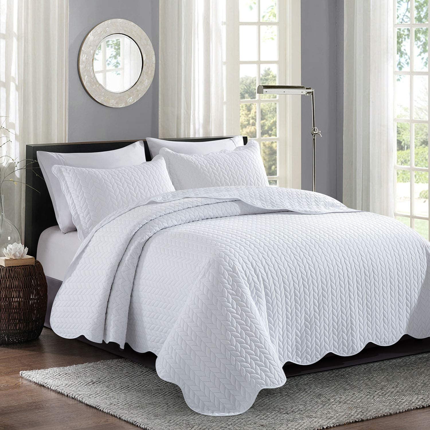 Imperial Rooms Chevron Pattern Reversible Quilt Set, Soft Microfiber Bedspread with Pillow Shams (White, Twin Size) rtoc2