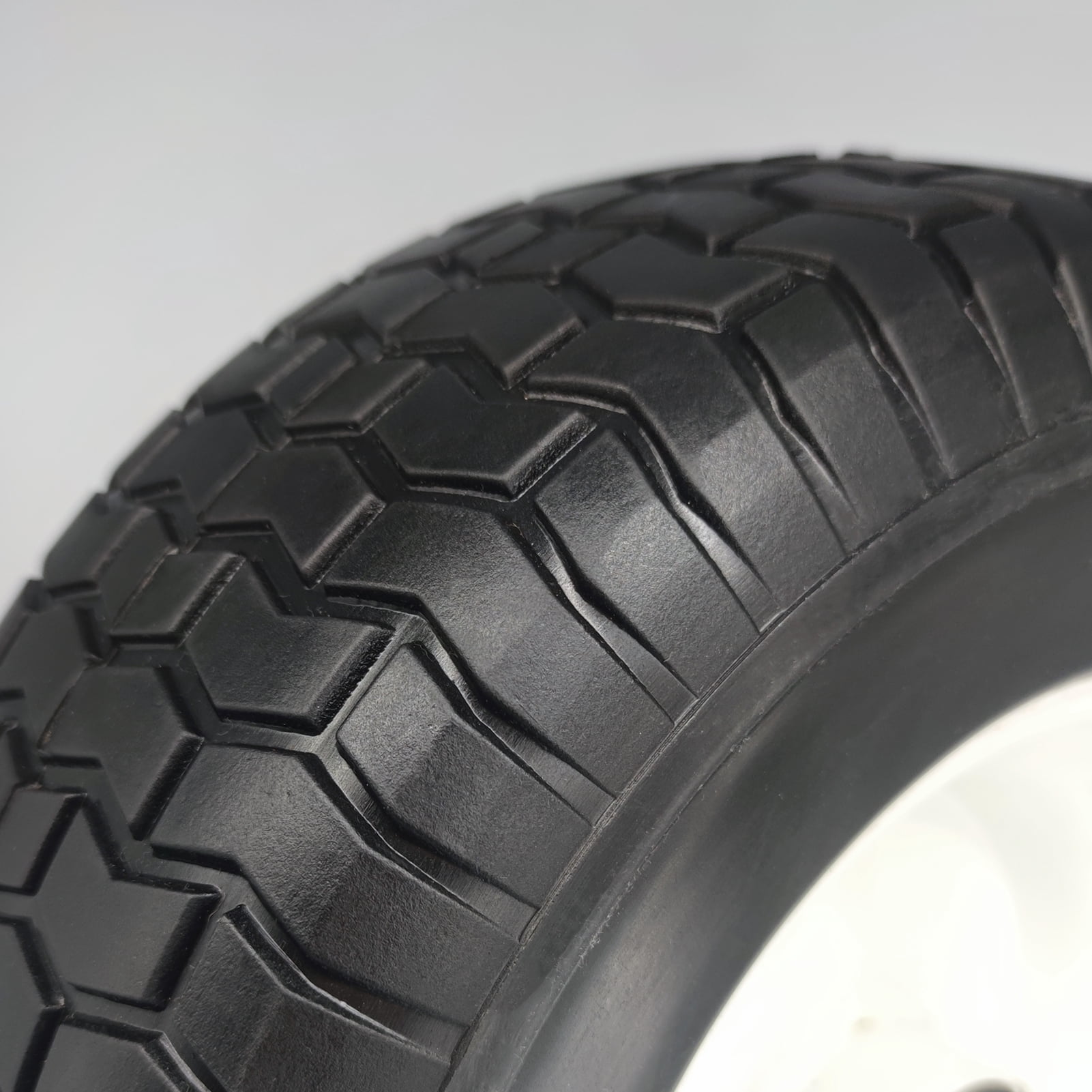 Ogracwheel 16x6.50-8 Flat Free Lawn Tractor Tire Set, Heavy-Duty Solid Rubber Replacement for Garden Mowers (Black, 2 Pack) 3q16f