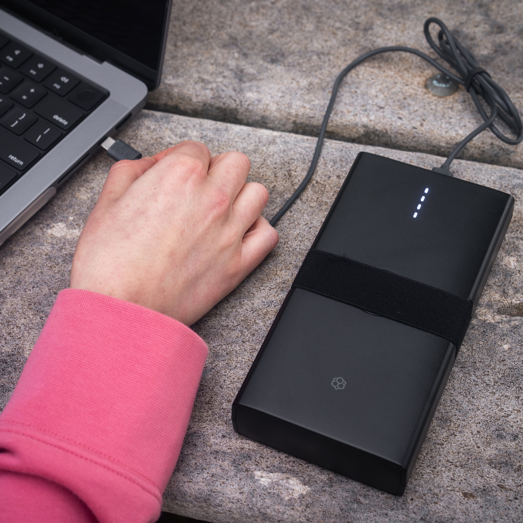 YADA Power Bank Pro Car Battery Jump Starter and Portable Charger (Black, 10000 mAh) vtajg