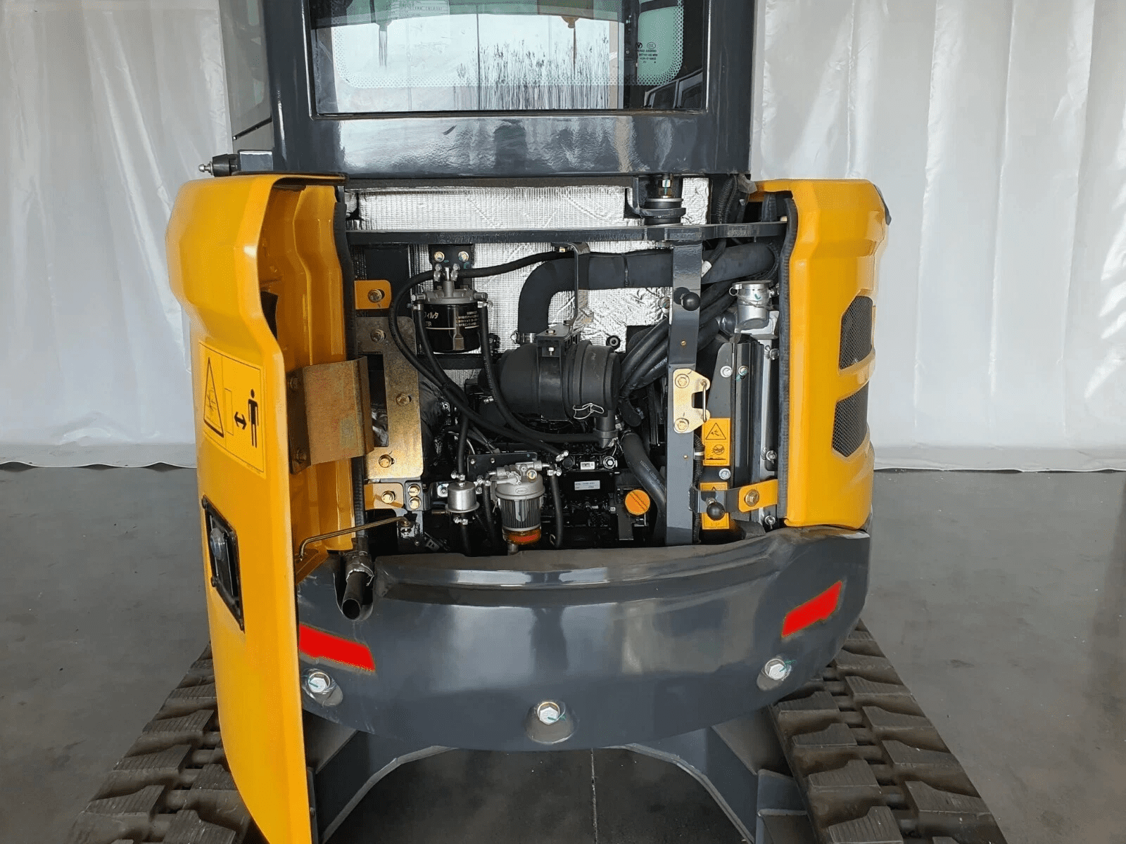 Agrotk 2.8 Ton Mini Excavator with Yanmar Diesel Engine and Hydraulic Thumb (Yellow, 9.19 ft Digging Depth) 2usiu