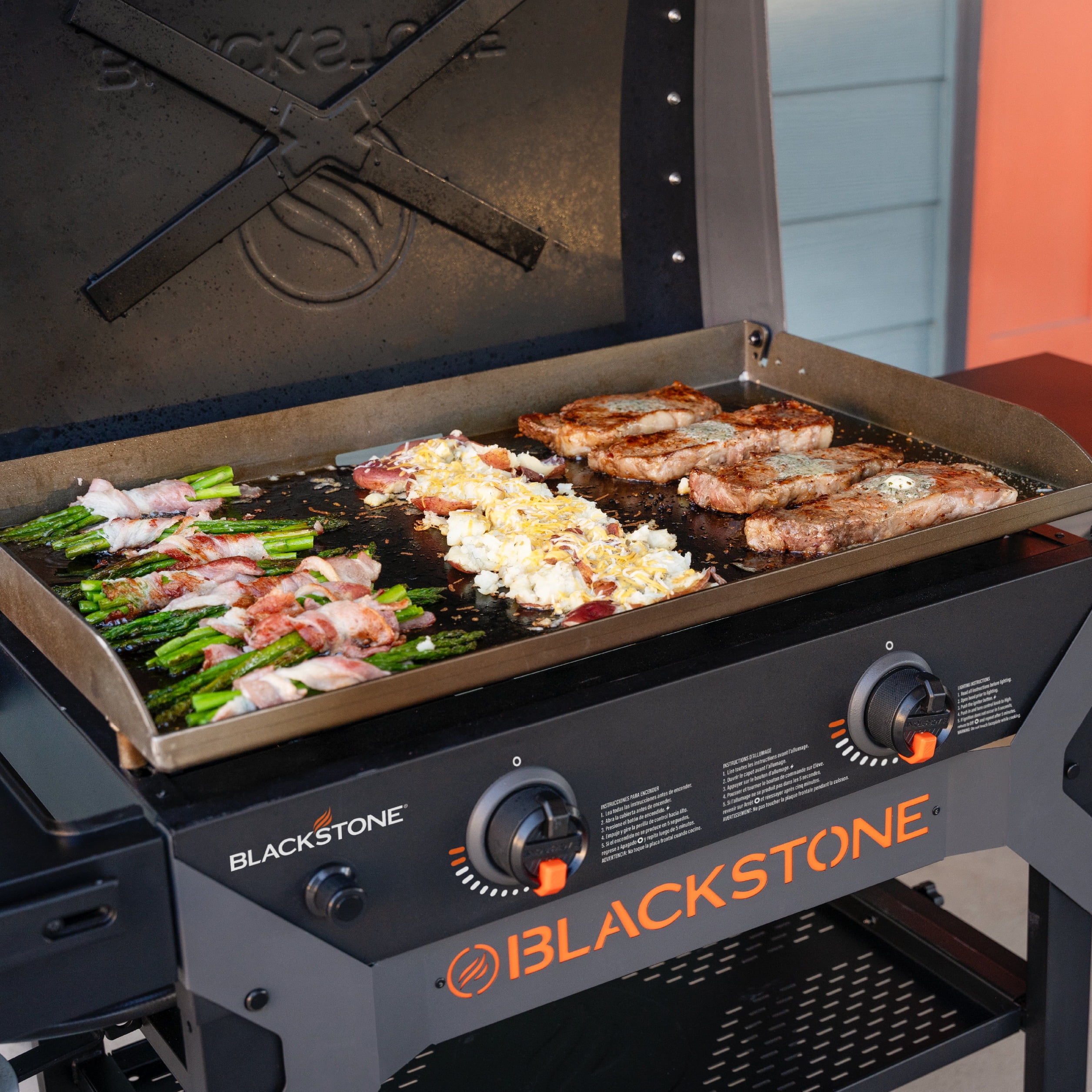 Blackstone 28 in Propane Griddle Grill 2311, Portable Outdoor Flat Top with X-Braced Hood (Black, 28 in) 8rvxt