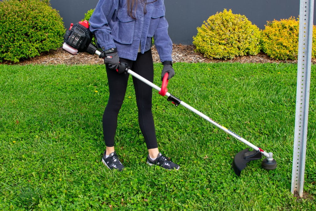 Hyper Tough 26cc 2-Cycle Gas Powered Straight Shaft String Trimmer (18 in Cutting Swath) cs3b1