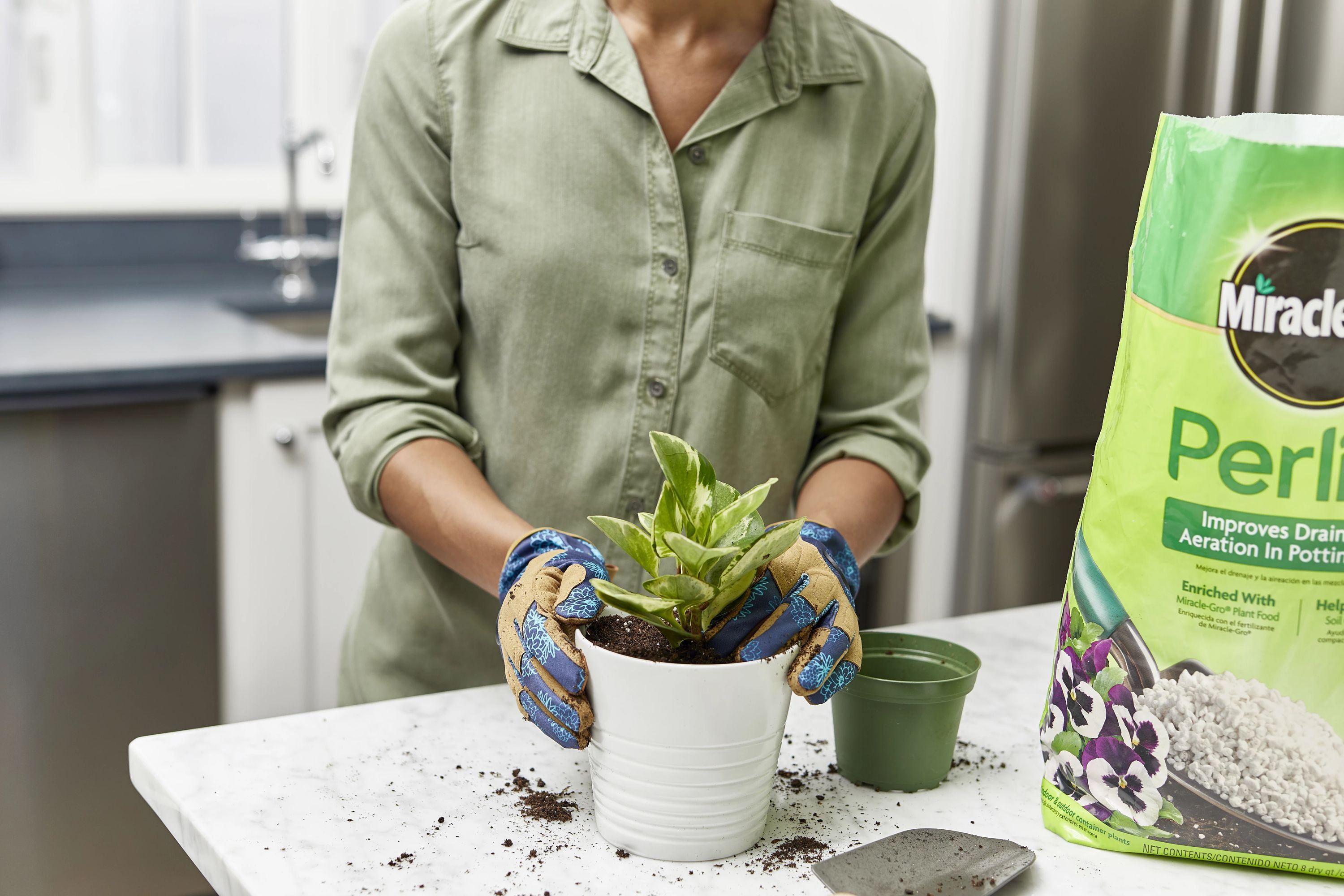 Miracle-Gro Perlite Soil Amendment for Drainage and Aeration (White, 8 qt.) k6die - Image 5
