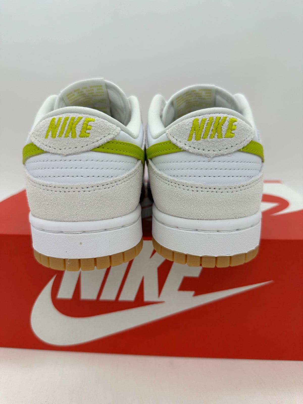 Nike Dunk Low Women's Athletic Shoes Leather Sneakers (White/Green, 8 US) vp2zu