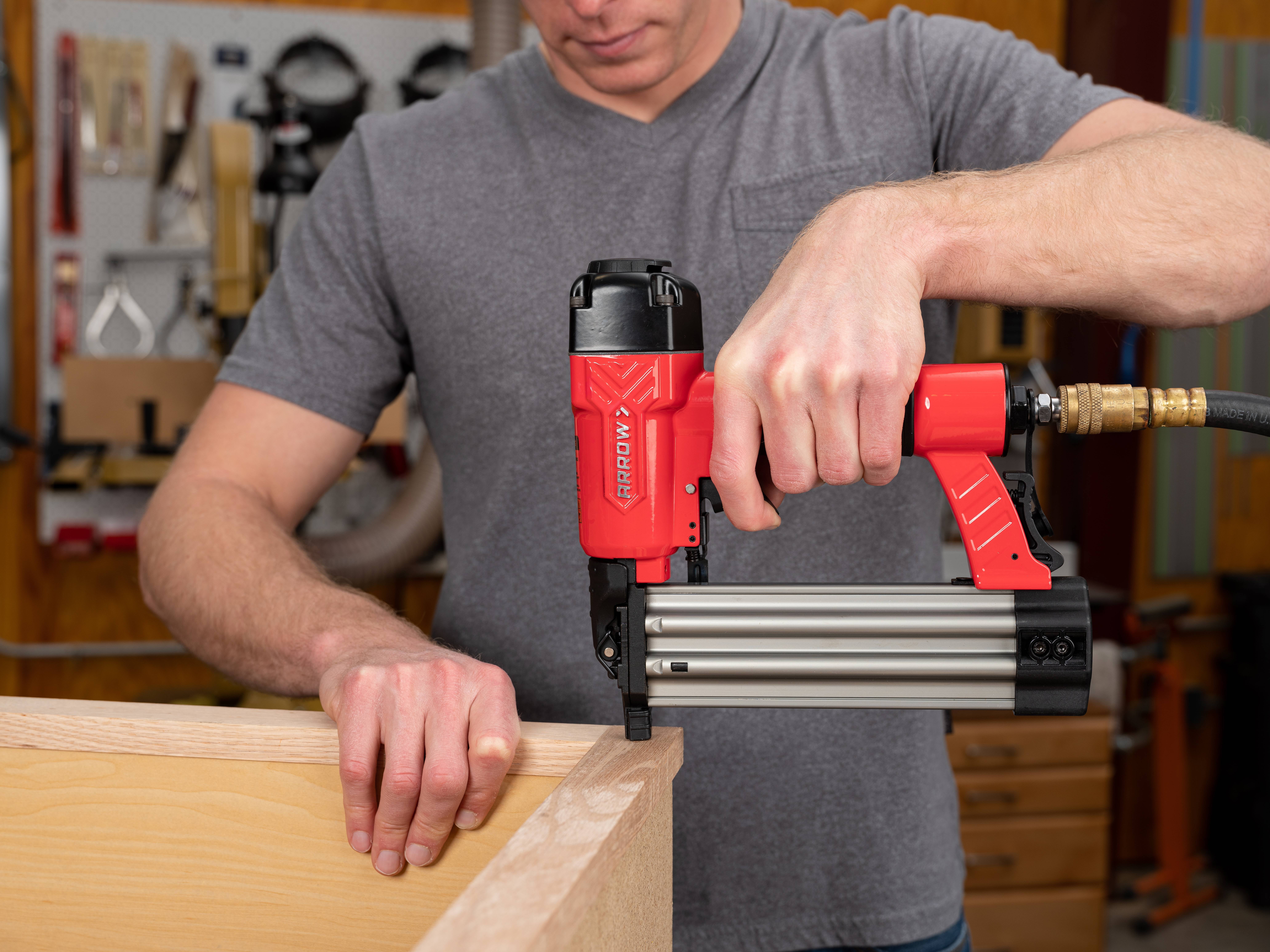 Arrow PT18G 18 Gauge Pneumatic Brad Nail Gun (Oil-Free, Professional Grade) js16y