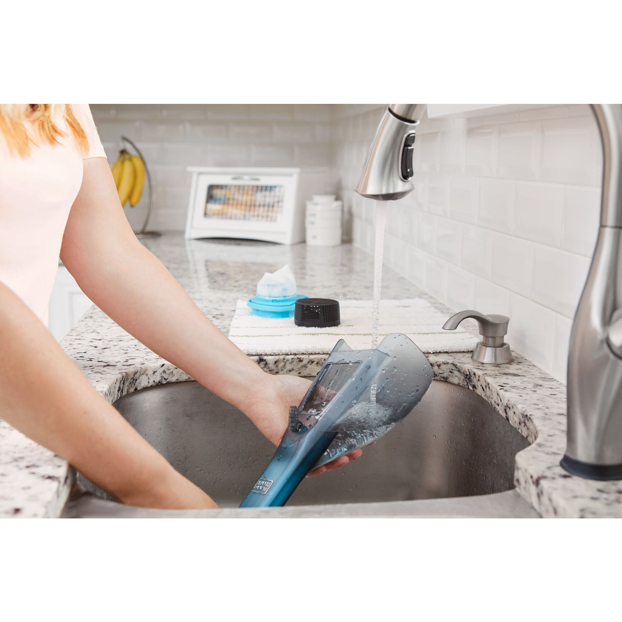 BLACK+DECKER Cordless Handheld Vacuum, Detailer Dustbuster for Multi-surface Cleaning (Black, 1 Unit) hv8bh