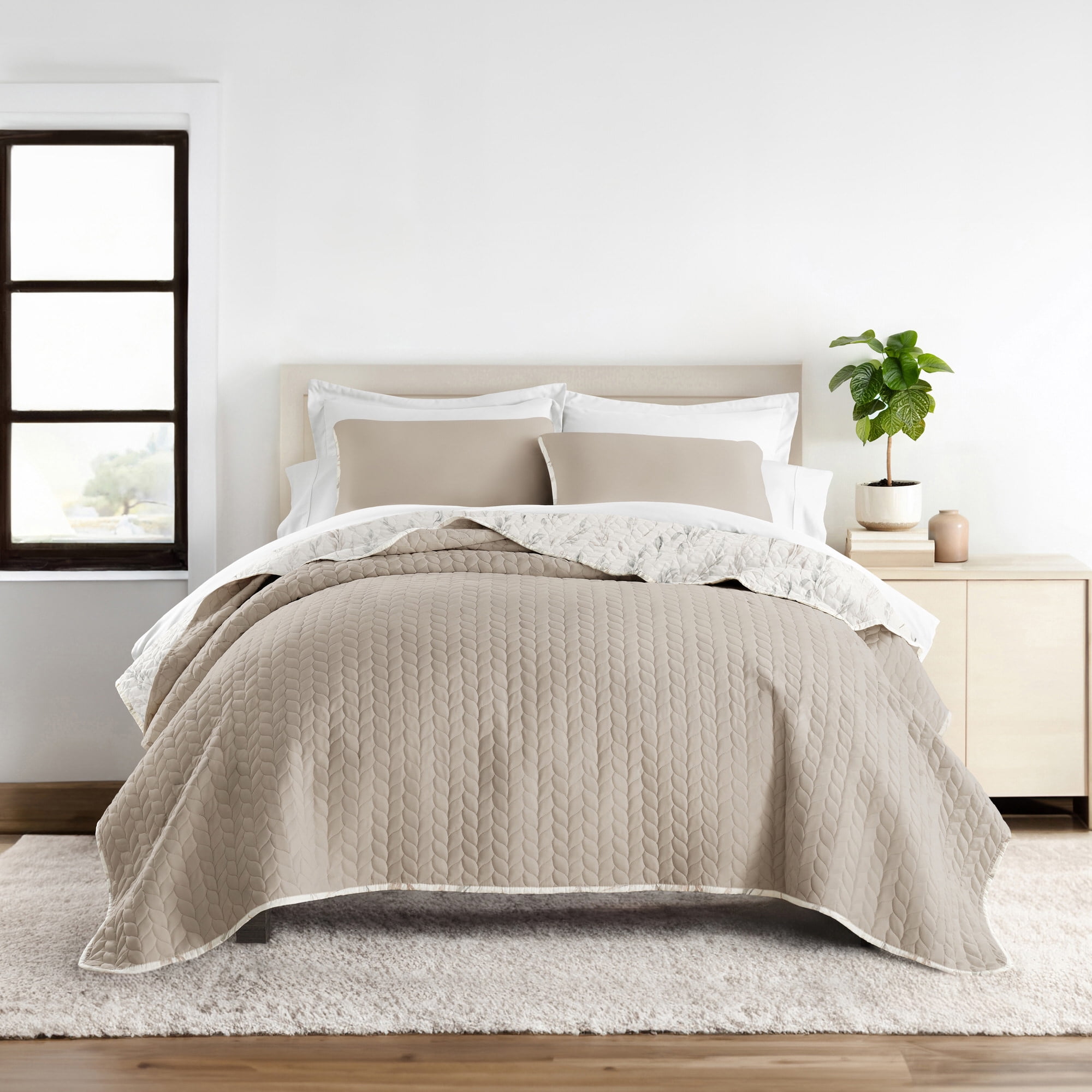 Comfort Canopy Ultra Soft Lightweight Quilt Set, Watercolor Leaves Botanical Print (Beige, Twin/Twin XL) rbdmh