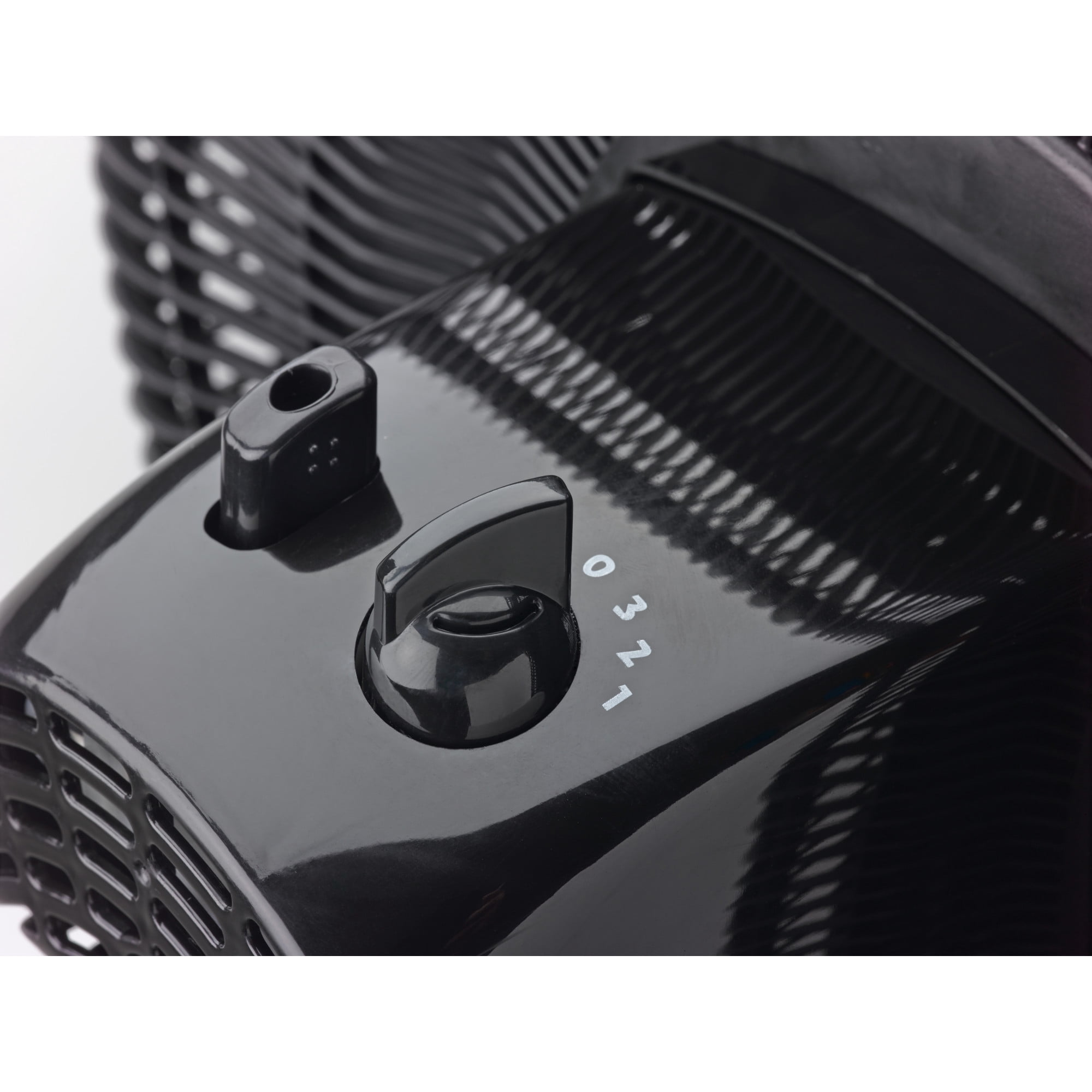 Lasko 16 in Oscillating Pedestal Fan with Adjustable Height and Tilt-Back Head (Black, 47 in Height) 8qr43