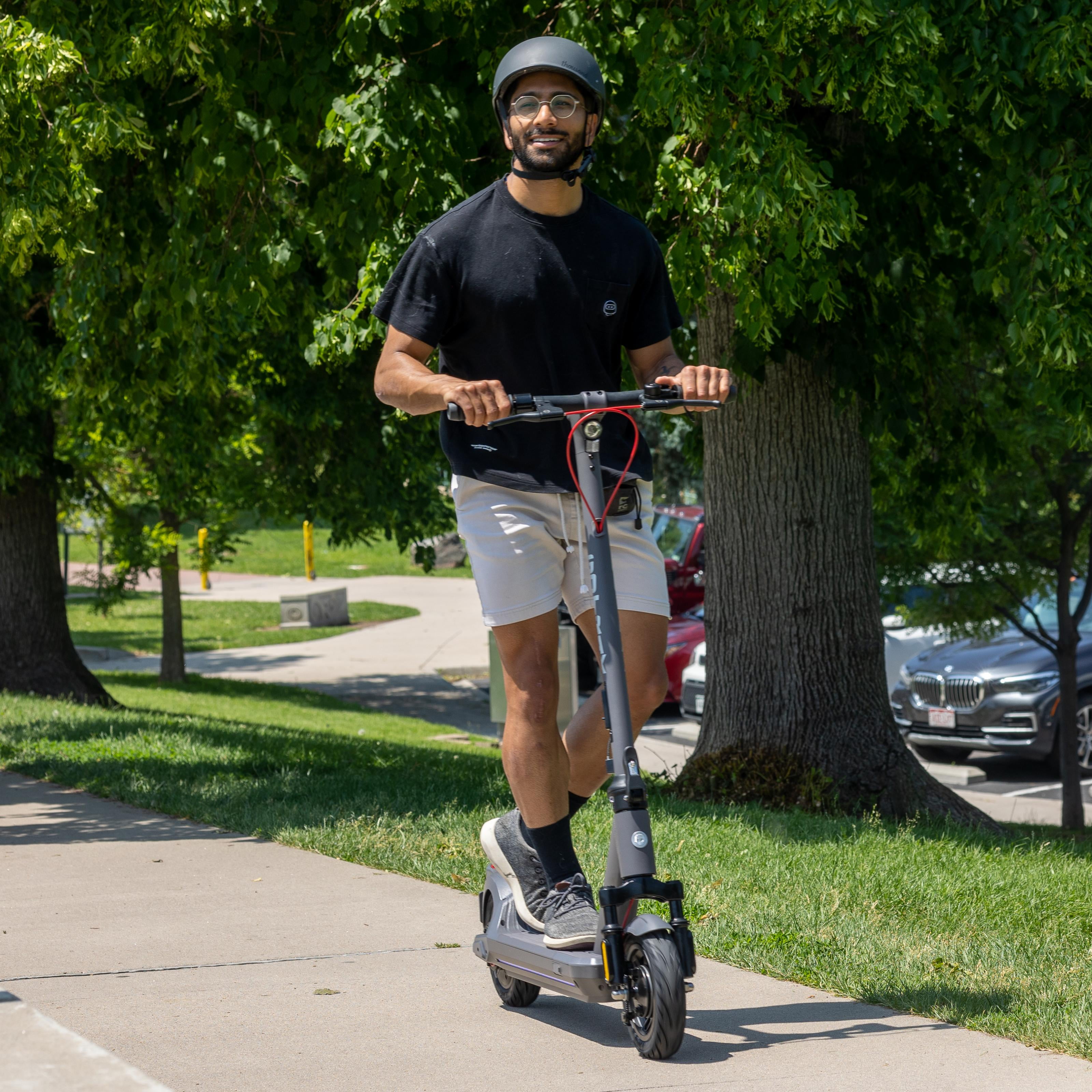 GOTRAX G6 Electric Scooter for Adults, 500W Motor, 20 MPH Top Speed, 48 Mile Range (Gray, 51 lb) 9m1yy