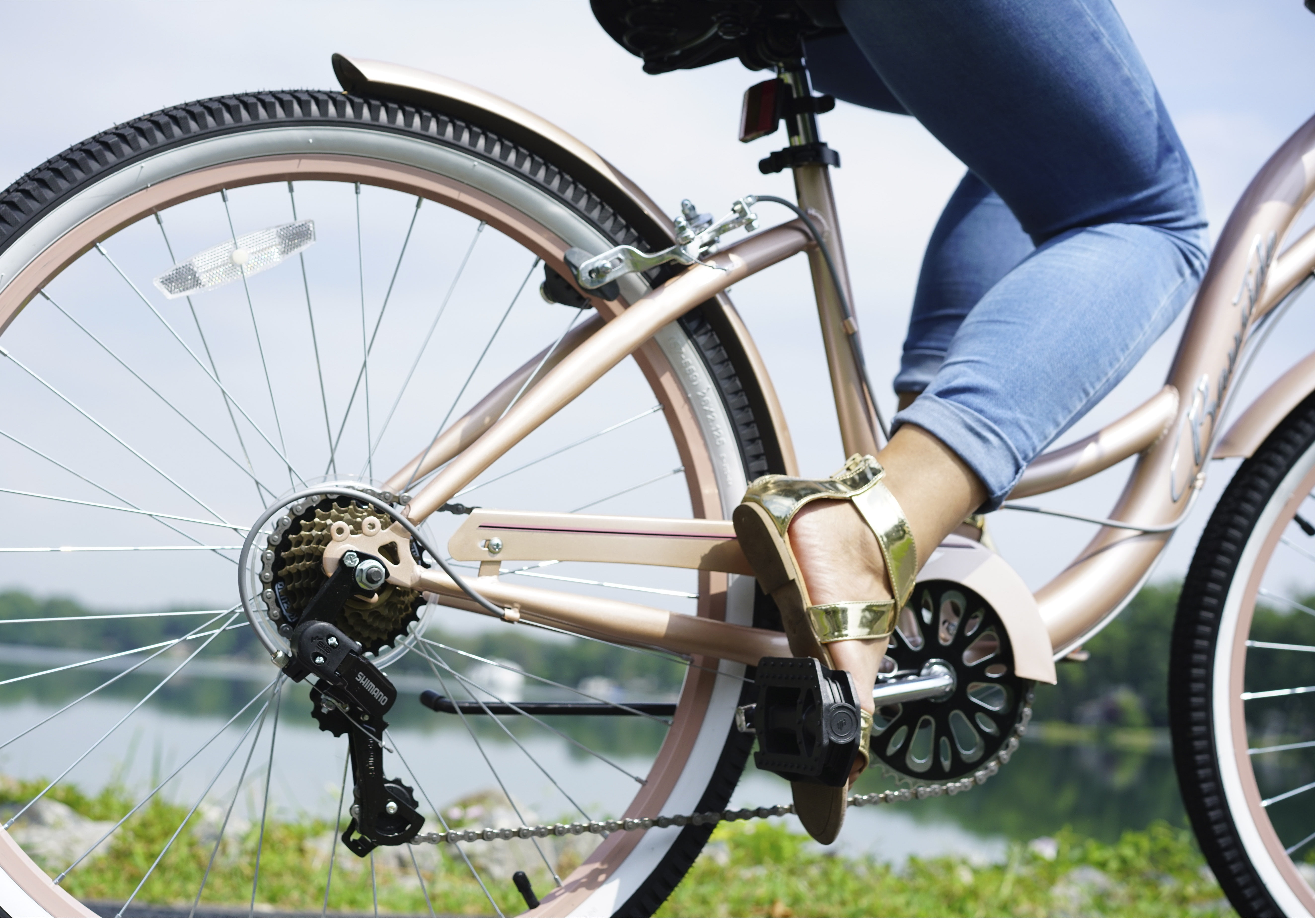 Kent Bayside Cruiser Bicycle, 7-Speed Step-Through Frame, Adult Unisex (Rose Gold, 26 in) 5rz9n