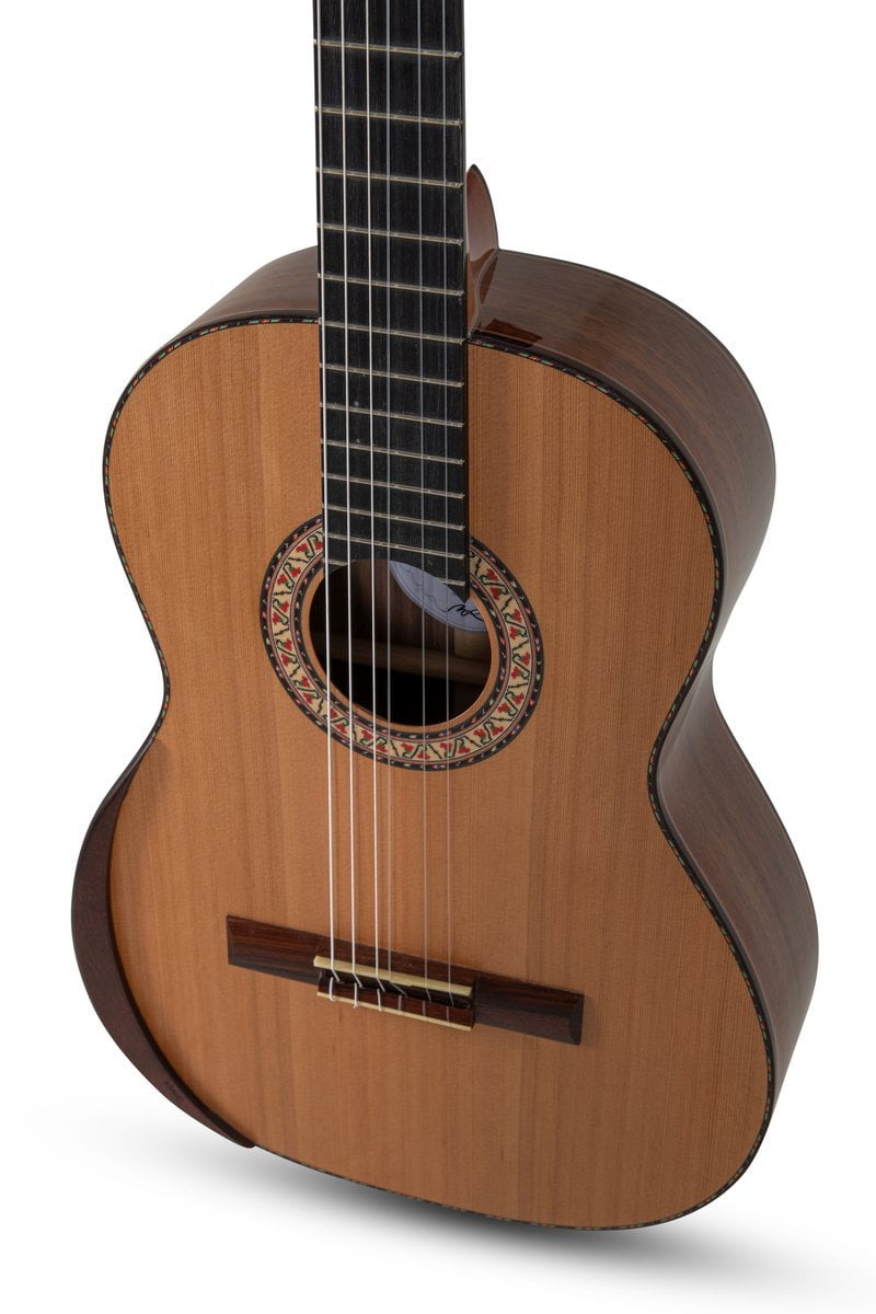 Manuel Rodriguez Classical Guitar Magistral E-C (Cedar/Walnut, 4/4 Full Size) mes8q