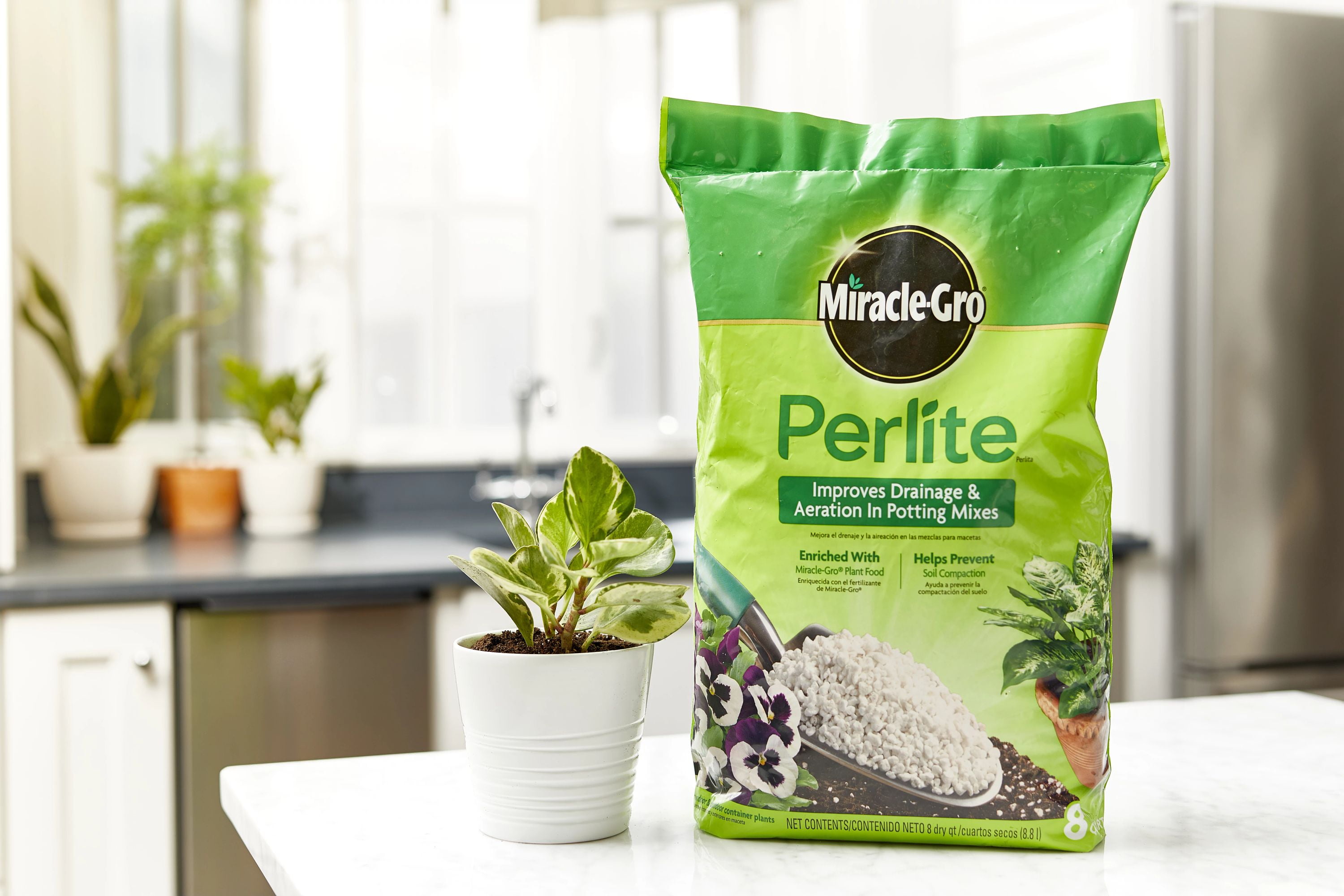 Miracle-Gro Perlite Soil Amendment for Drainage and Aeration (White, 8 qt.) k6die - Image 3