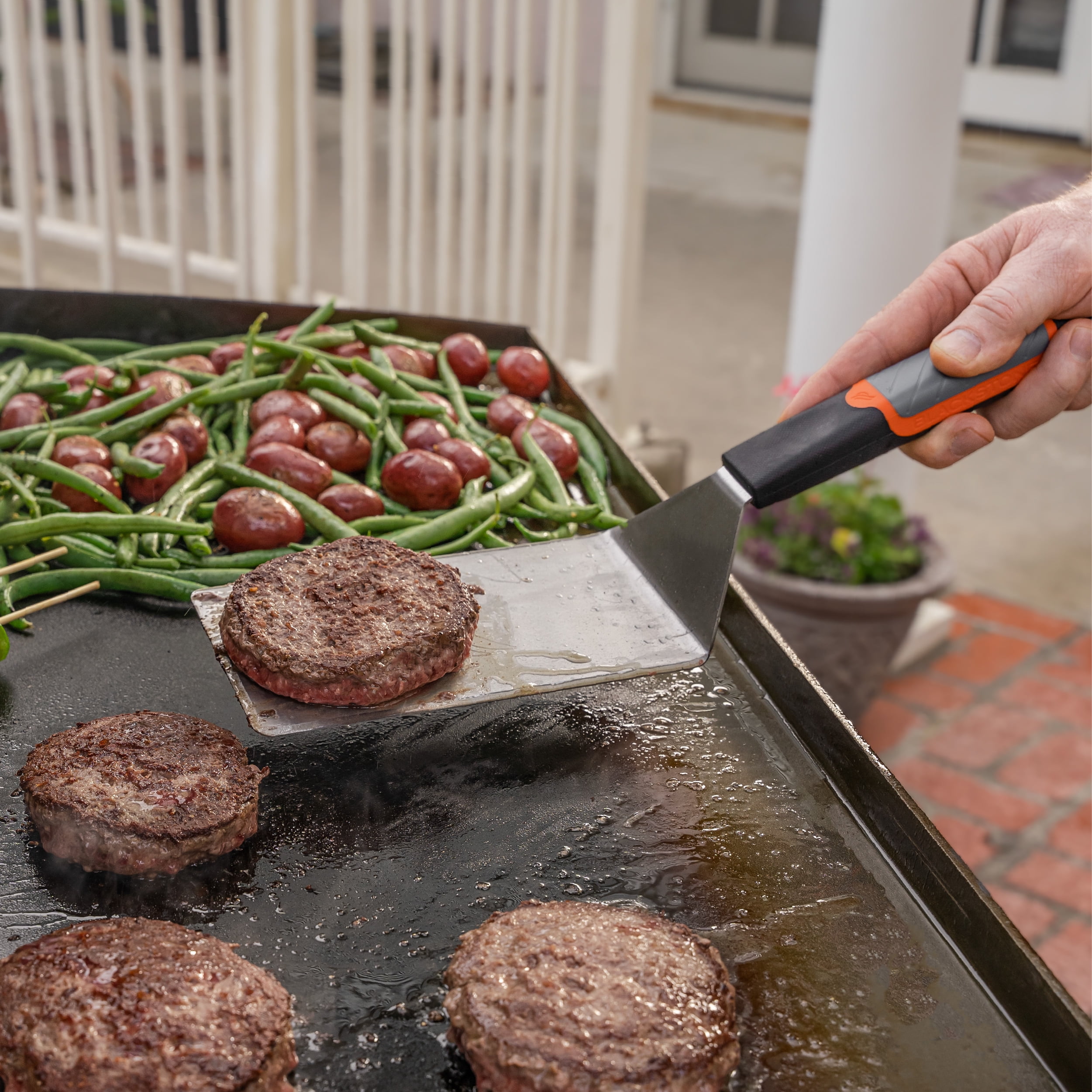 Blackstone Signature Series Stainless Steel Griddle Spatula Set (Black, 2-Pack) 4dyhl