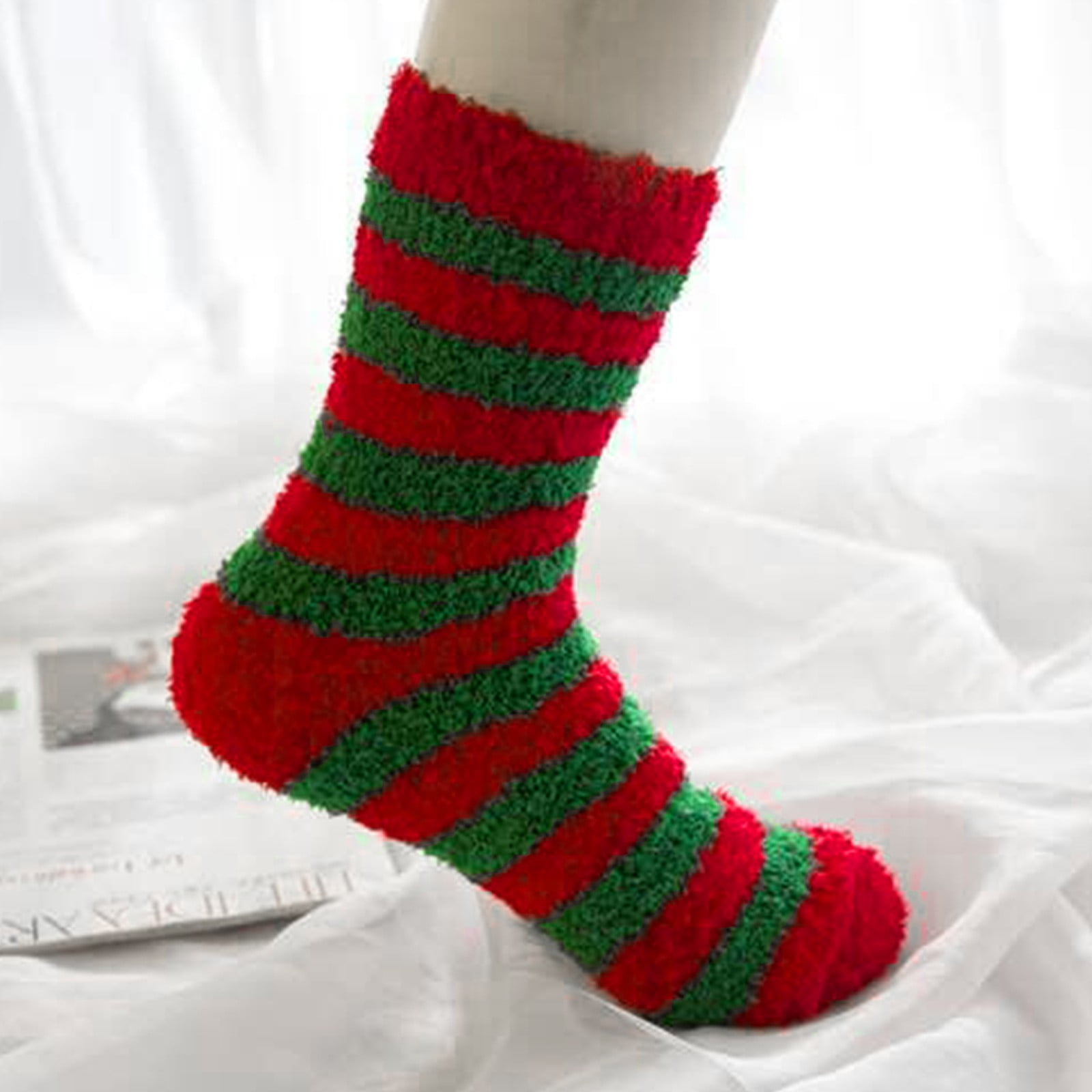 FimKaul Womens Christmas Crew Socks Soft Cotton Blend Holiday Patterned Hosiery (Green, One Size) ogz68