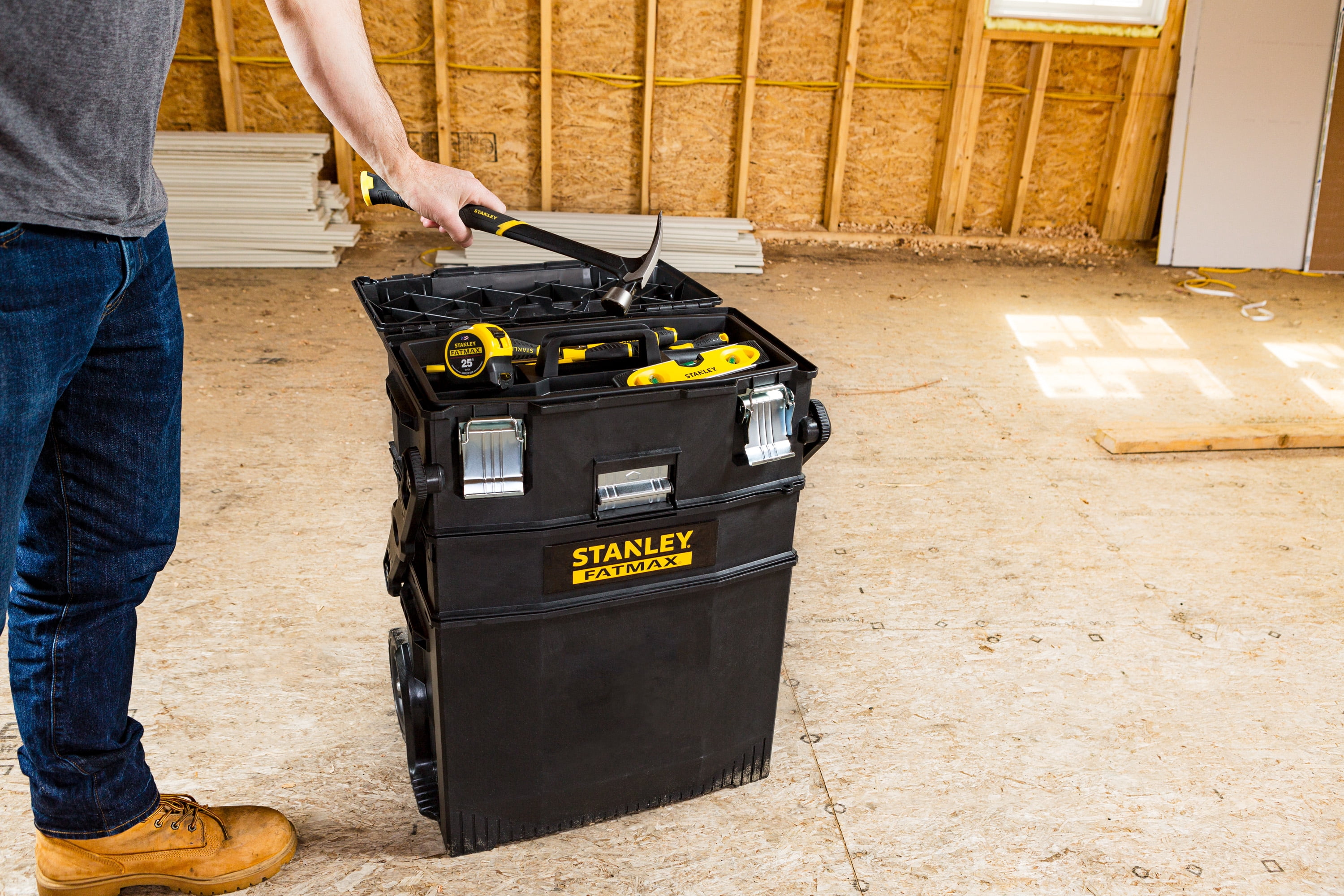 STANLEY FatMax 4-in-1 Mobile Work Station, Heavy-Duty Rolling Tool Box with Telescopic Handle (24.8 in. H x 16.2 in. W x 21.6 in. L) gegq5