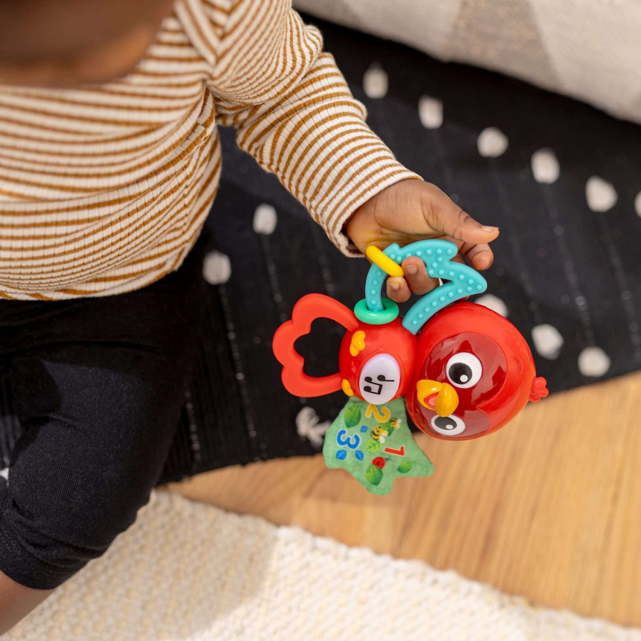 Baby Einstein Roxy’s Bright Flight Musical Toy, Multisensory Learning Activity (Red, 5.18 x 5.29 x 2.14 in) cyl9a